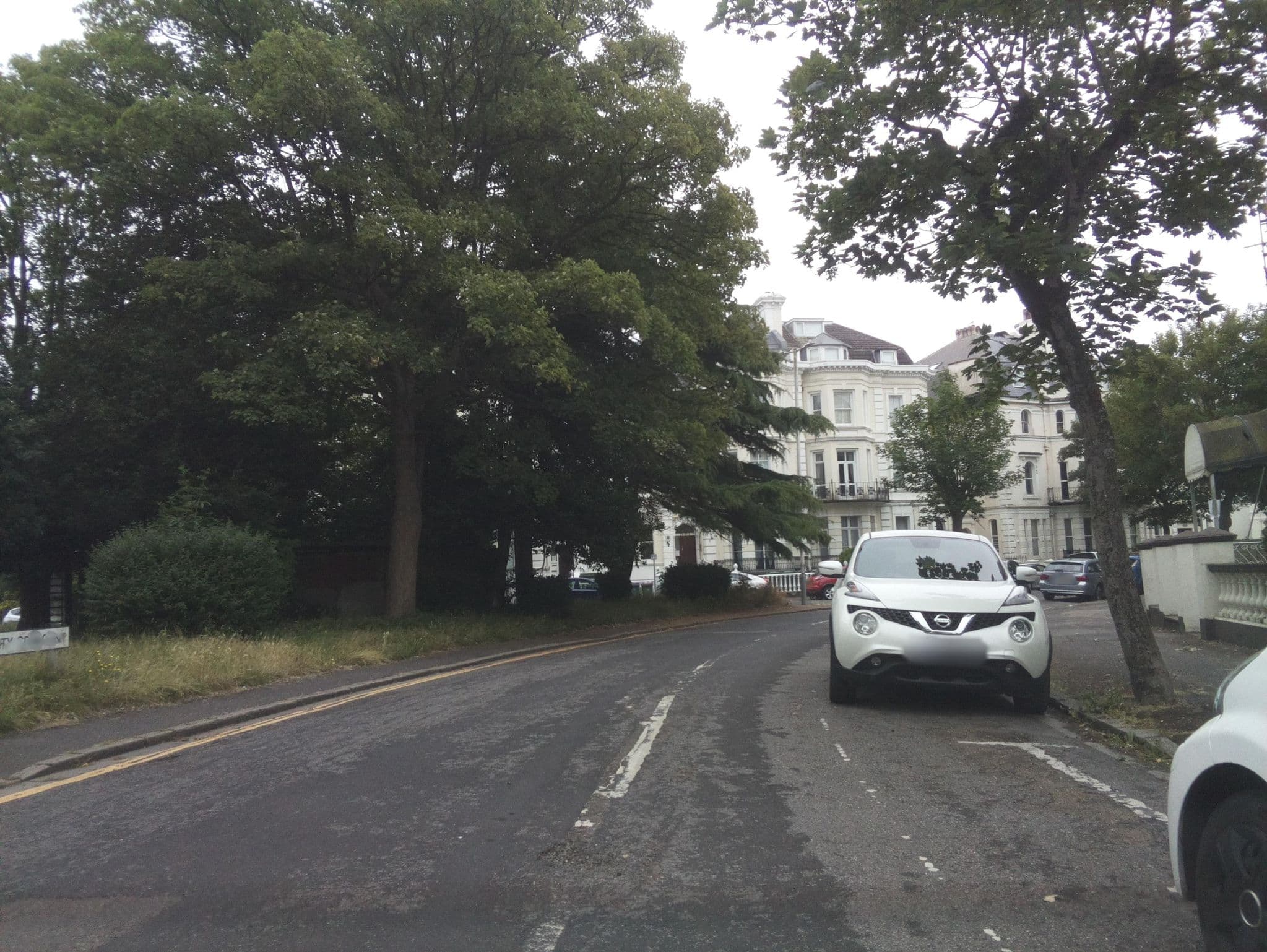 Street view near Lismore Hotel, Folkestone — © southglos (CC BY-SA · Mapillary)