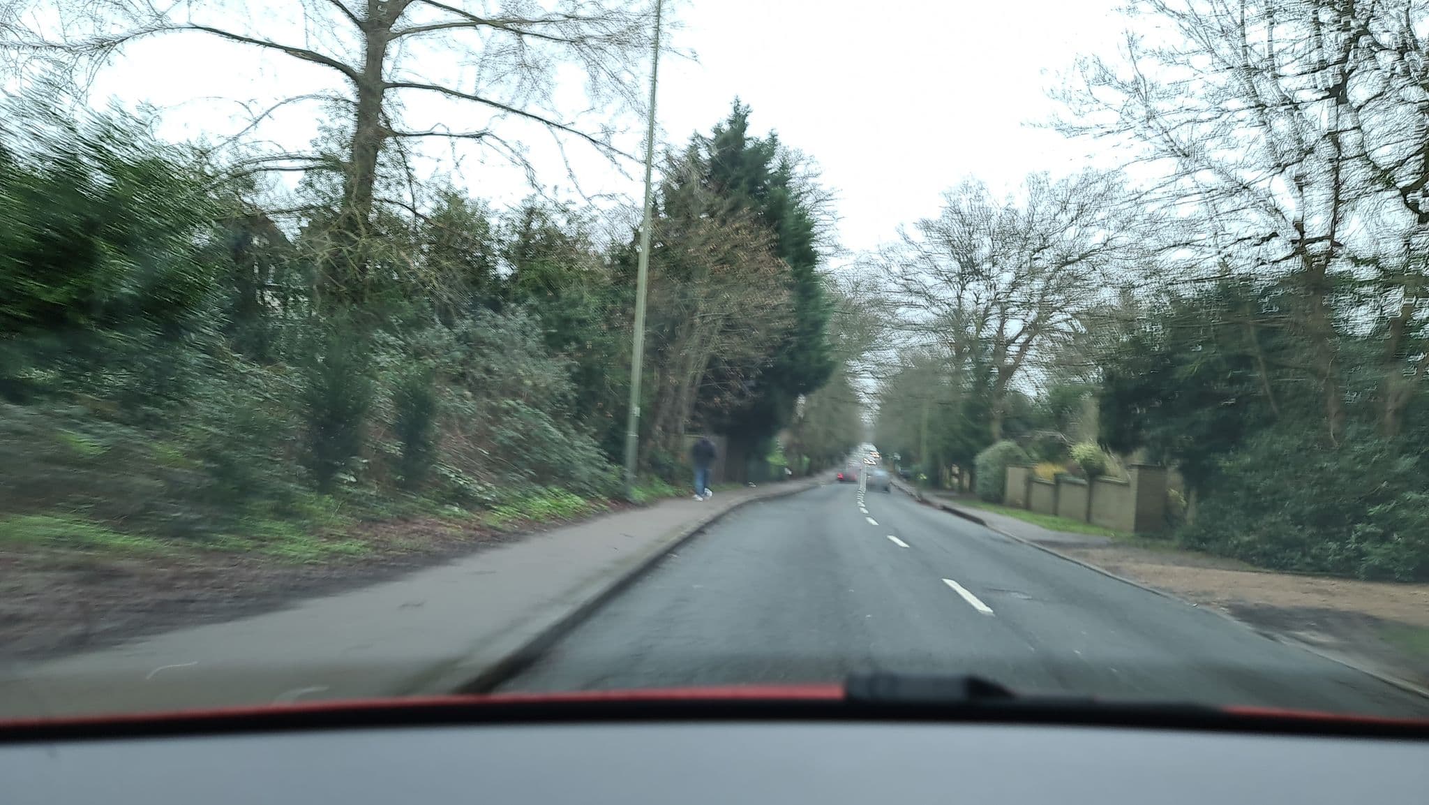 Street view near Sparrow Stop, Walton-on-Thames — © alexanderar (CC BY-SA · Mapillary)