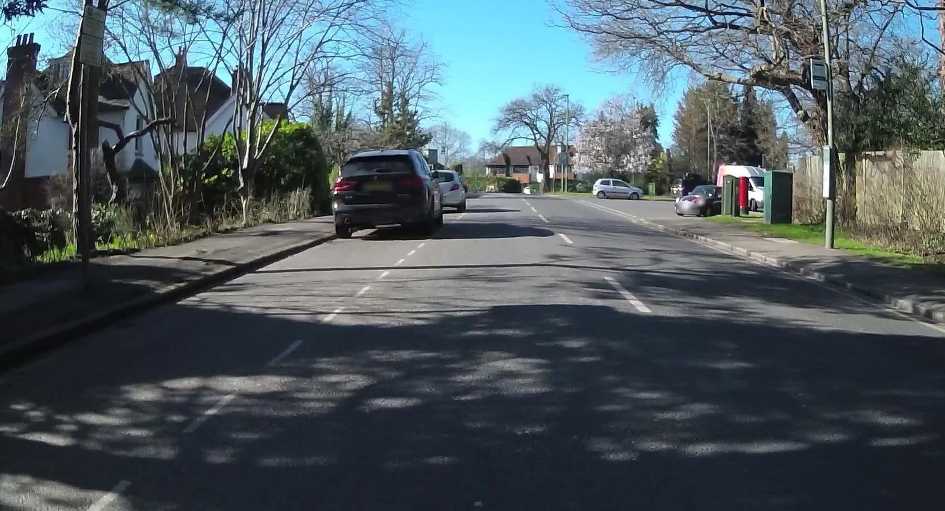 Street view near No 33 Bed & Breakfast, Walton-on-Thames — © jpennycook (CC BY-SA · Mapillary)