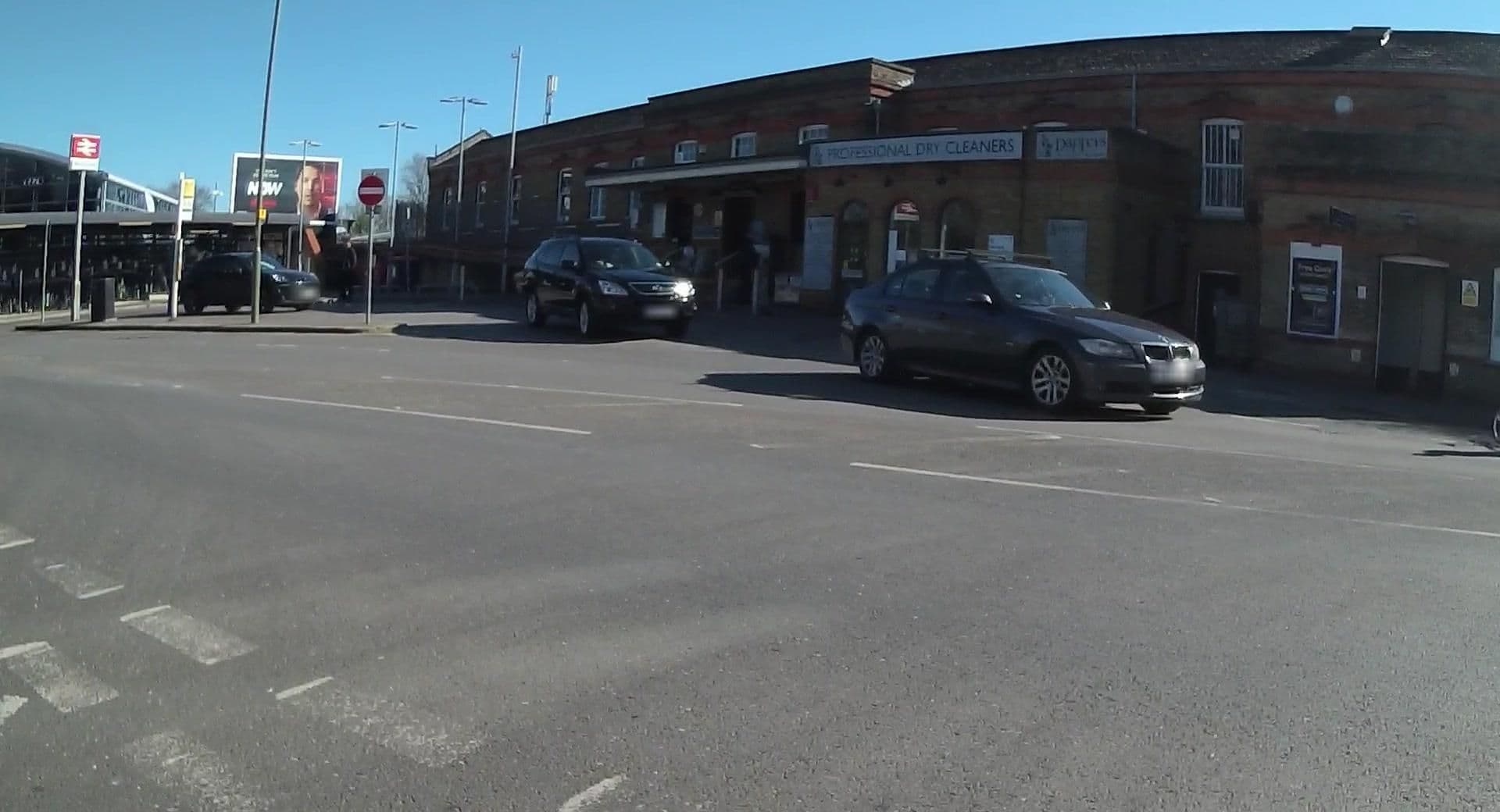 Street view near Innkeeper's Collection, Walton-on-Thames — © jpennycook (CC BY-SA · Mapillary)