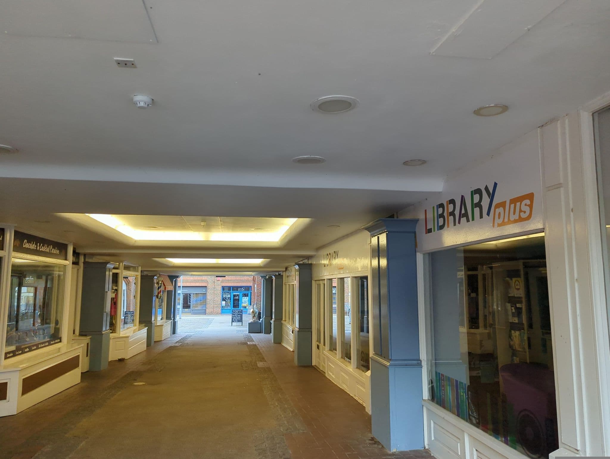 Street view near Villas Away, Dorking — © inanov (CC BY-SA · Mapillary)