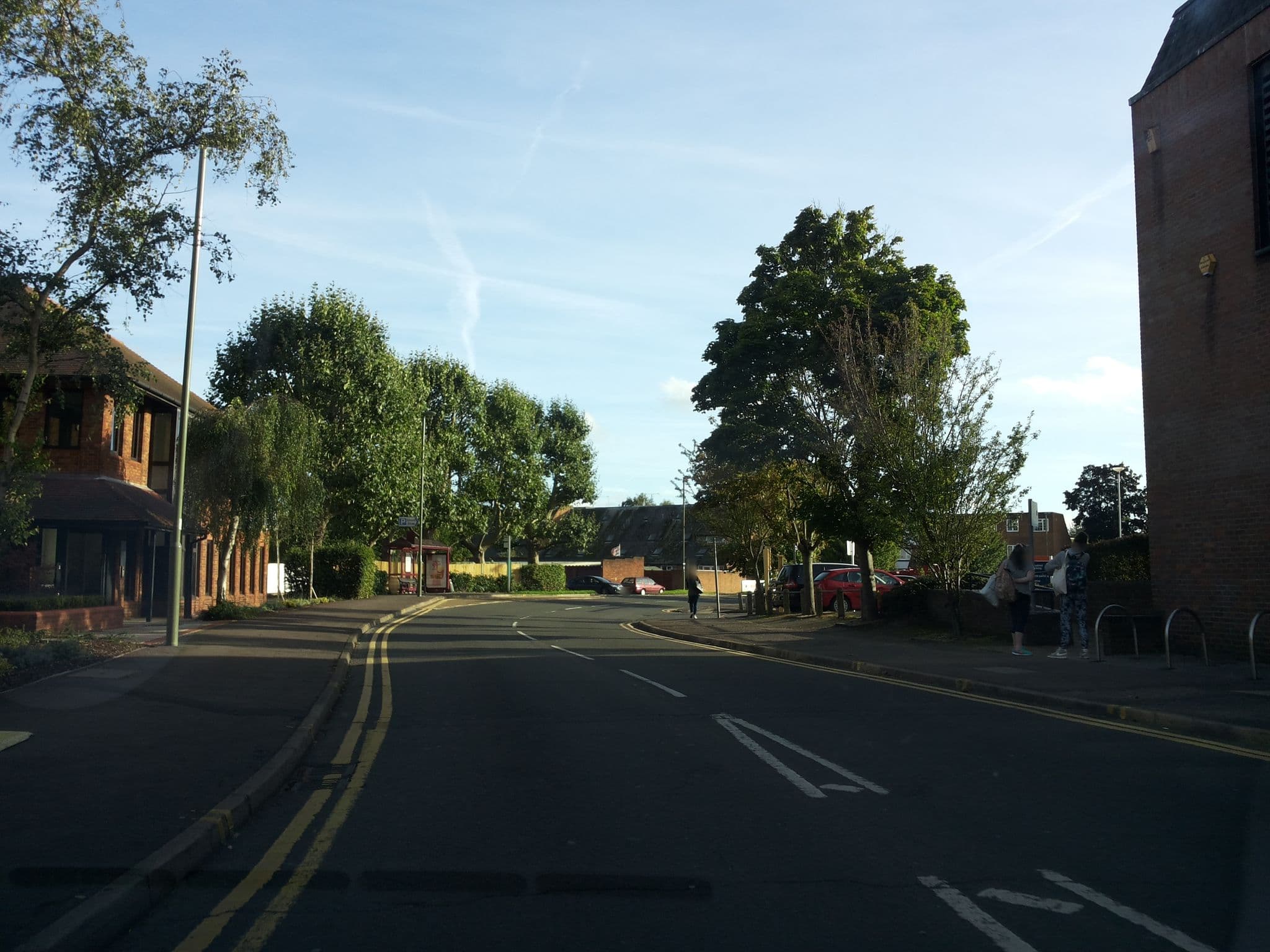 Street view near Thyme at the Tavern, Chertsey — © endszbrxns (CC BY-SA · Mapillary)