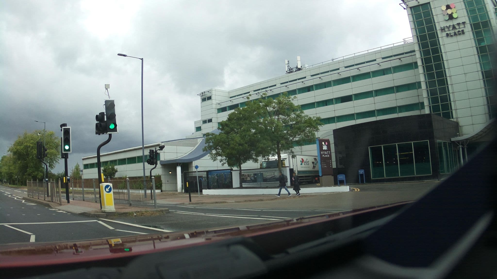 Street view near Arora International, West Drayton — © southglos (CC BY-SA · Mapillary)