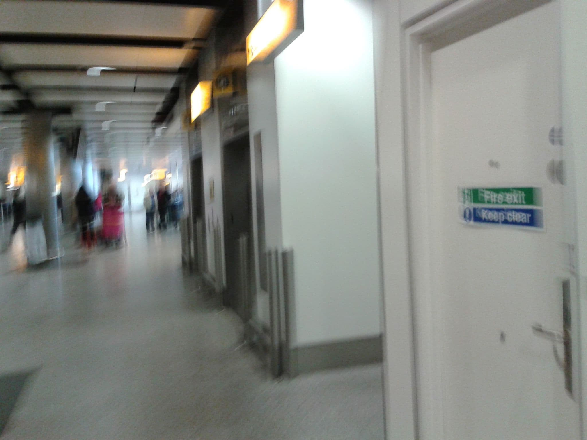 Street view near Aerotel London Heathrow, Stanwell — © fred (CC BY-SA · Mapillary)