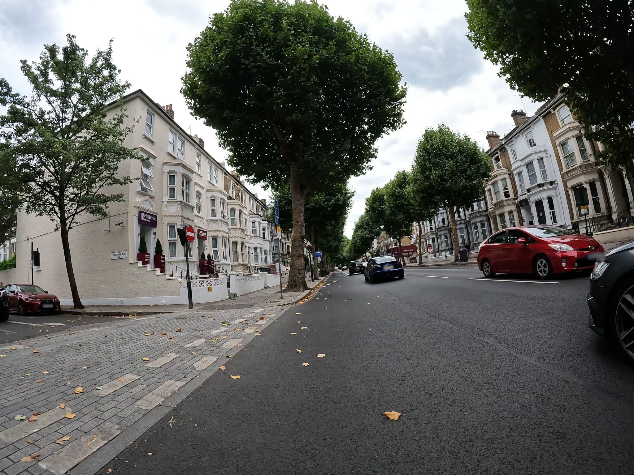 Street view near Comfotel, Shepherds Bush — © erias (CC BY-SA · Mapillary)