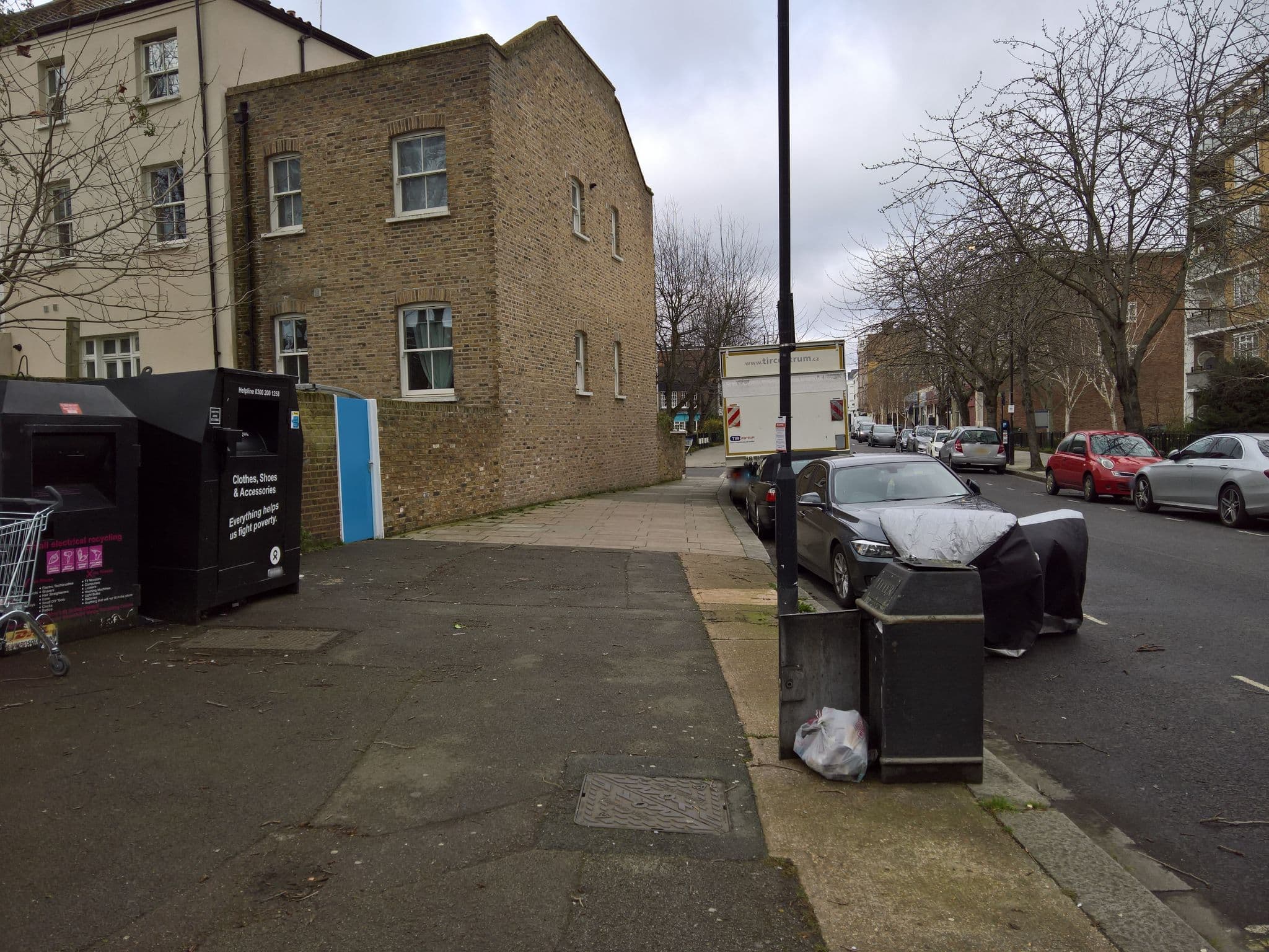 Street view near Hazlitt Airbnb, Shepherds Bush — © twpol (CC BY-SA · Mapillary)