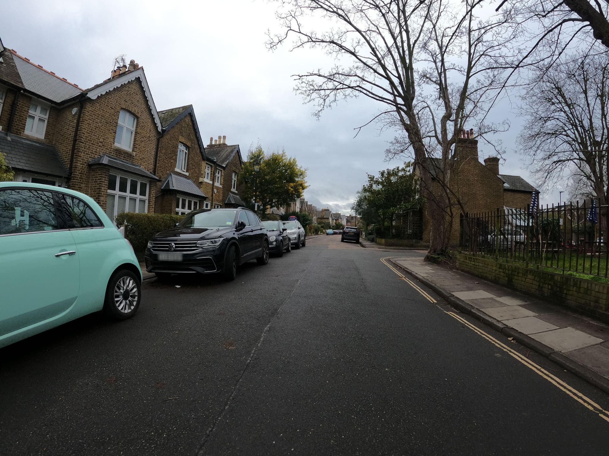 Street view near Young & Co'S Brewery, Kew — © milhouse (CC BY-SA · Mapillary)