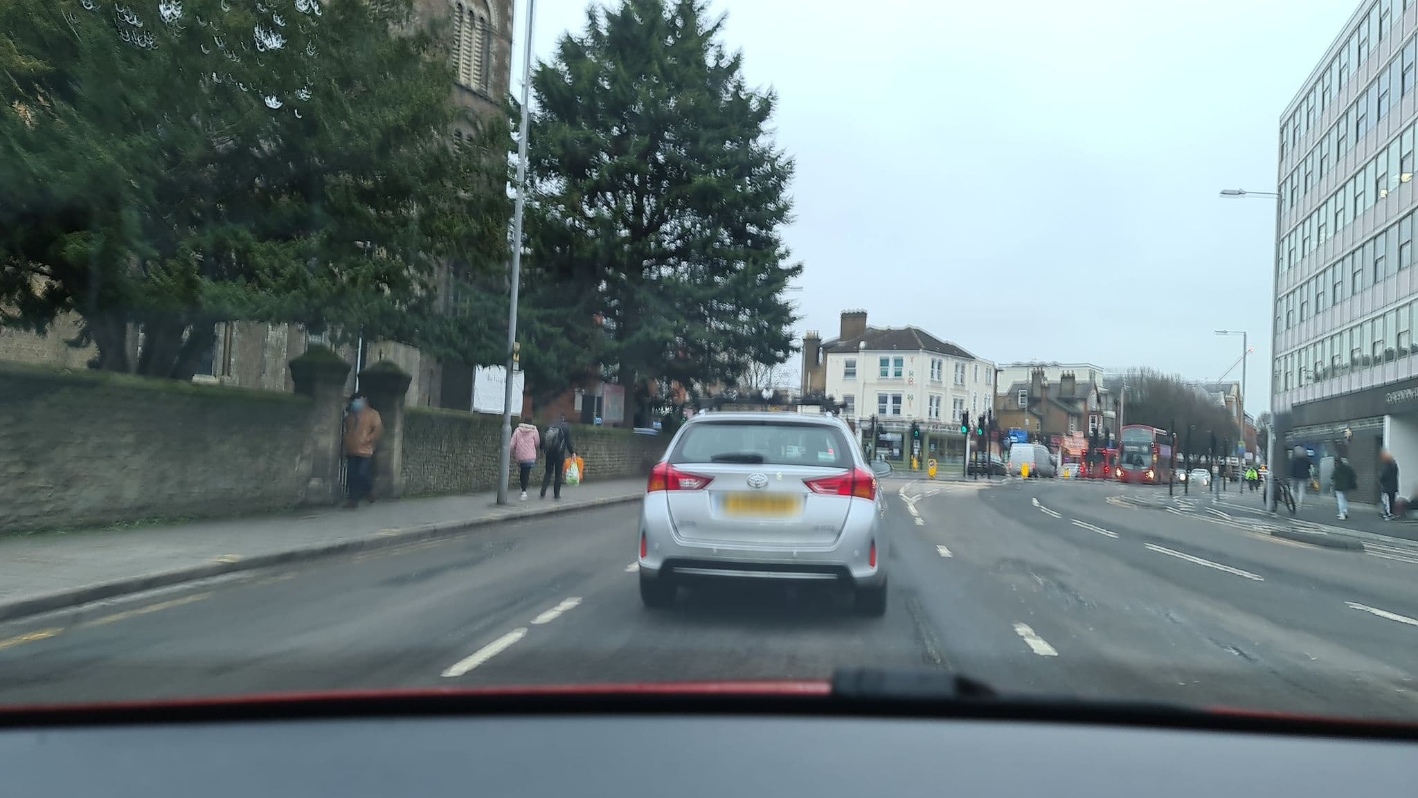 Street view near Reservations 2000, Kingston upon Thames — © alexanderar (CC BY-SA · Mapillary)