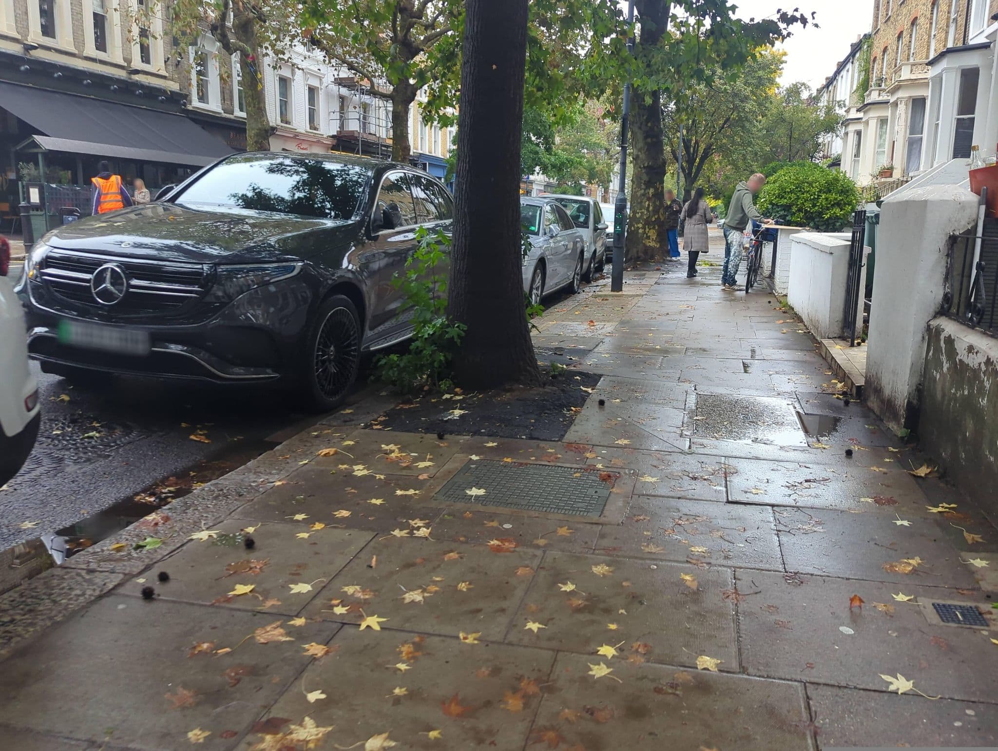 Street view near Room 2 Hammersmith, Shepherds Bush — © KasperSFranz (CC BY-SA · Mapillary)