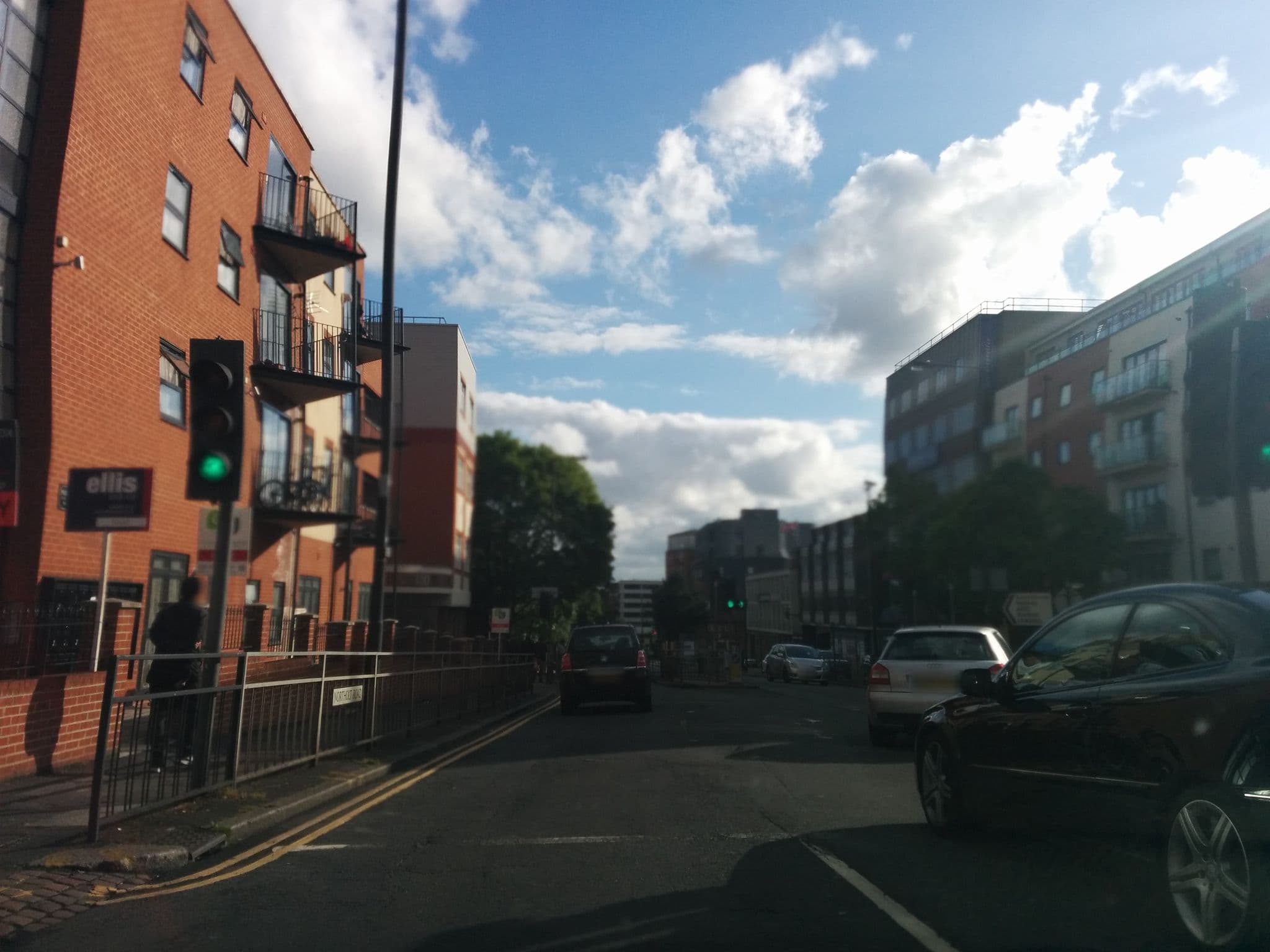 Street view near McKee's B & B, Harrow on the Hill — © firefishy (CC BY-SA · Mapillary)