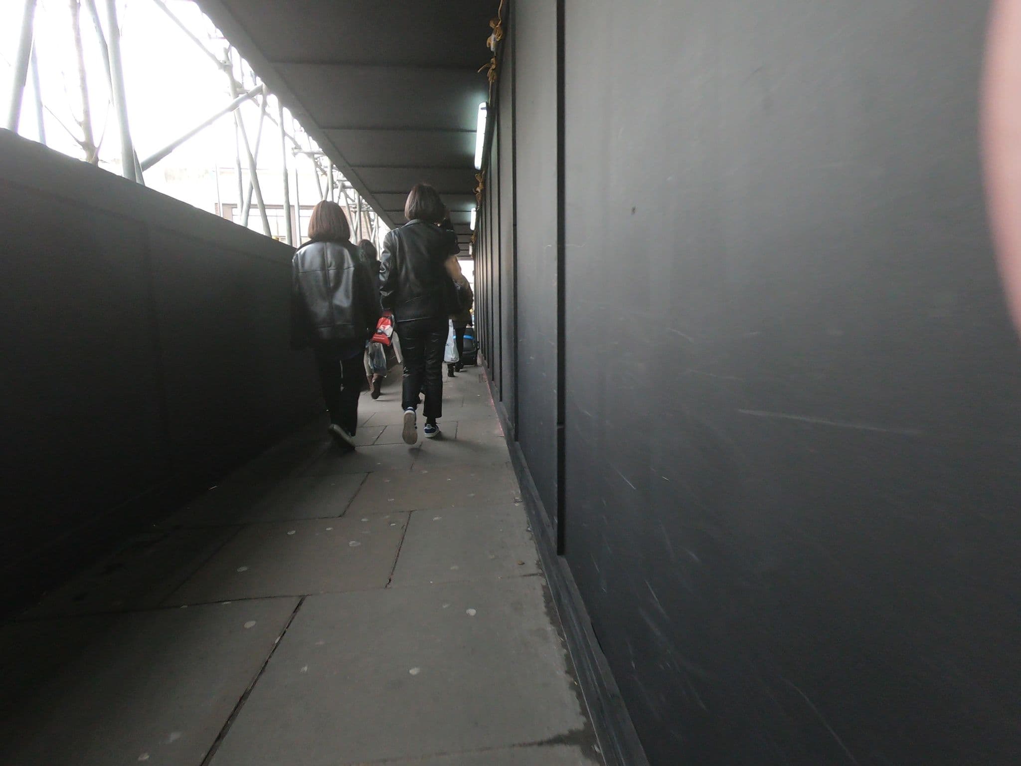 Street view near Guy Nixon, Notting Hill — © chuck (CC BY-SA · Mapillary)