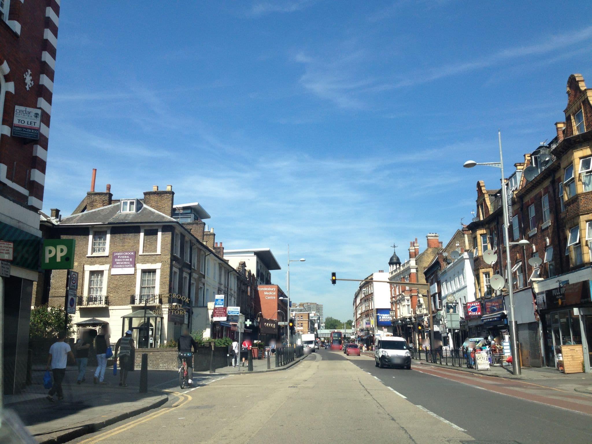 Street view near The Medway Hotel, Kilburn — © domdomegg (CC BY-SA · Mapillary)