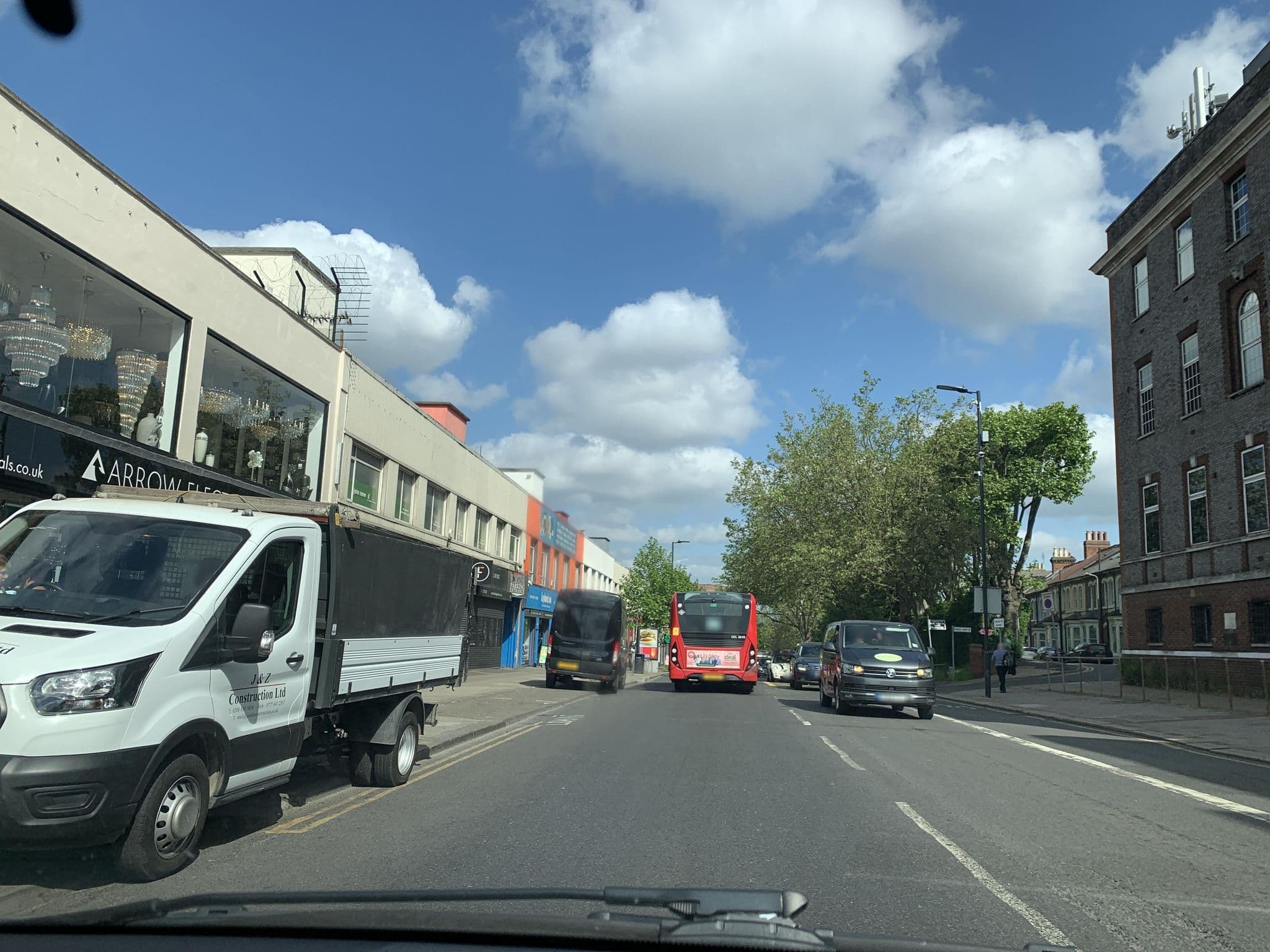 Street view near Travelodge, Cricklewood — © laye (CC BY-SA · Mapillary)