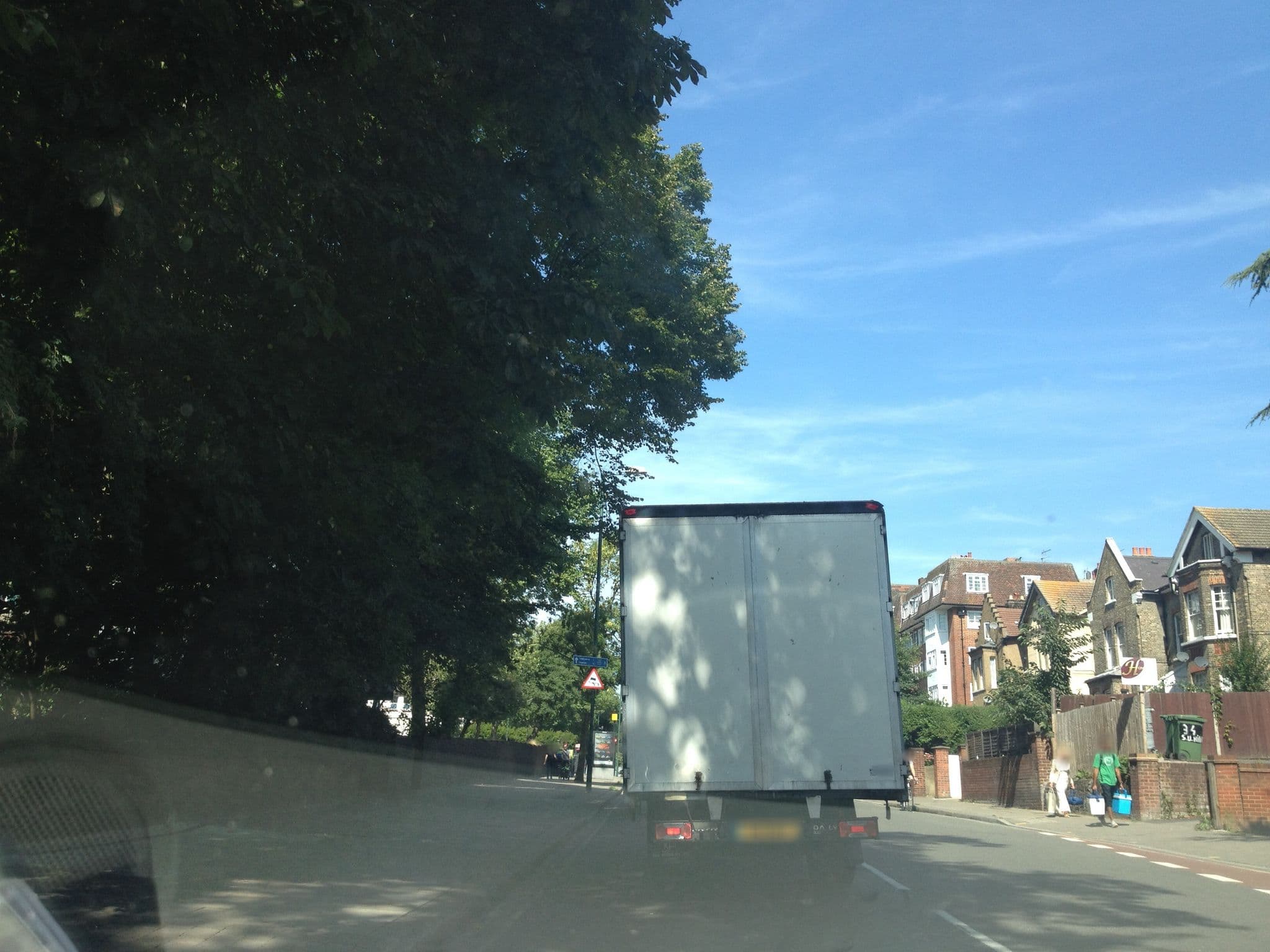 Street view near Kilburn Apartment Lodgings, Cricklewood — © domdomegg (CC BY-SA · Mapillary)