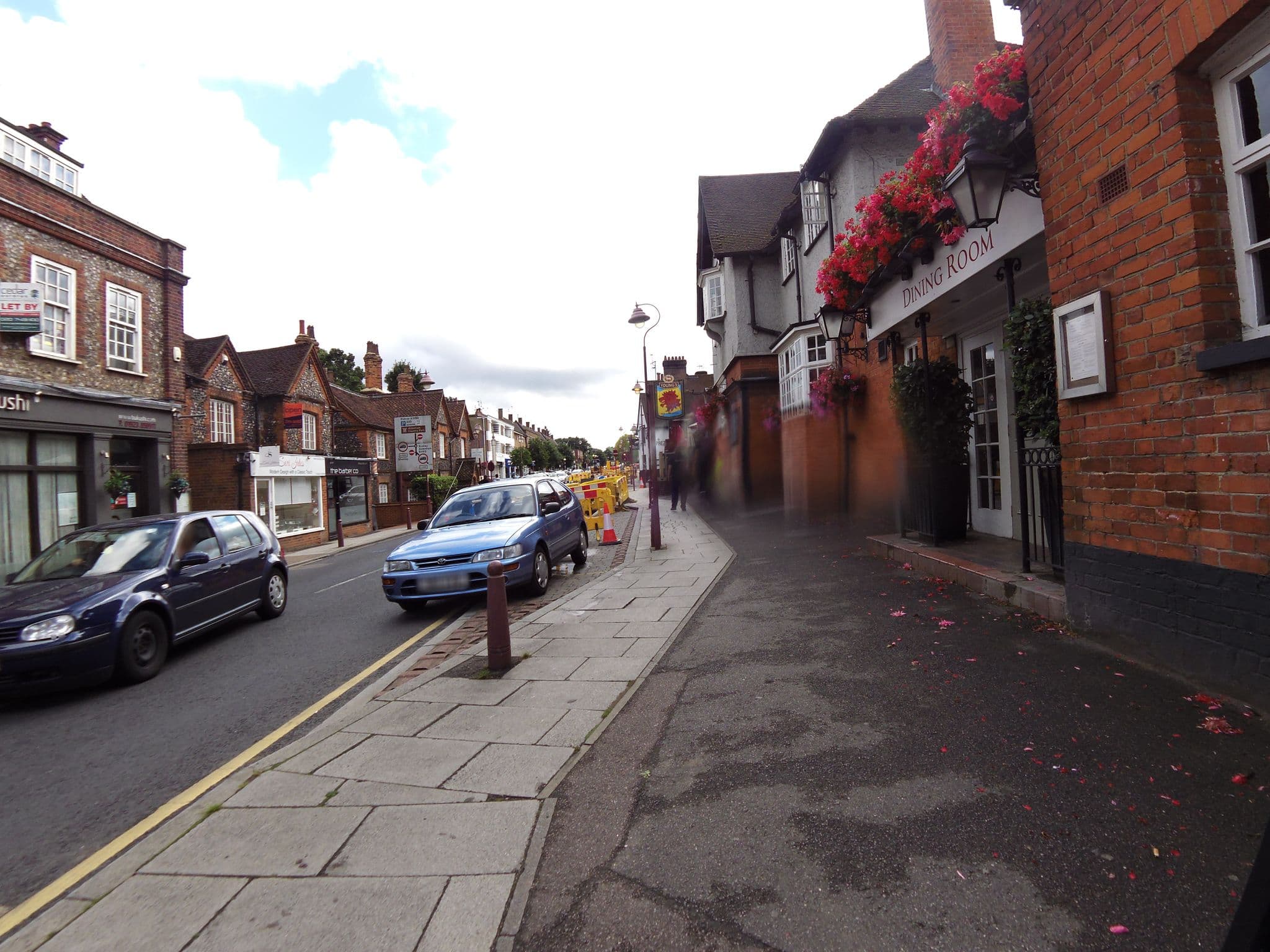 Street view near Red Lion Hotel, Radlett — © smsm1 (CC BY-SA · Mapillary)