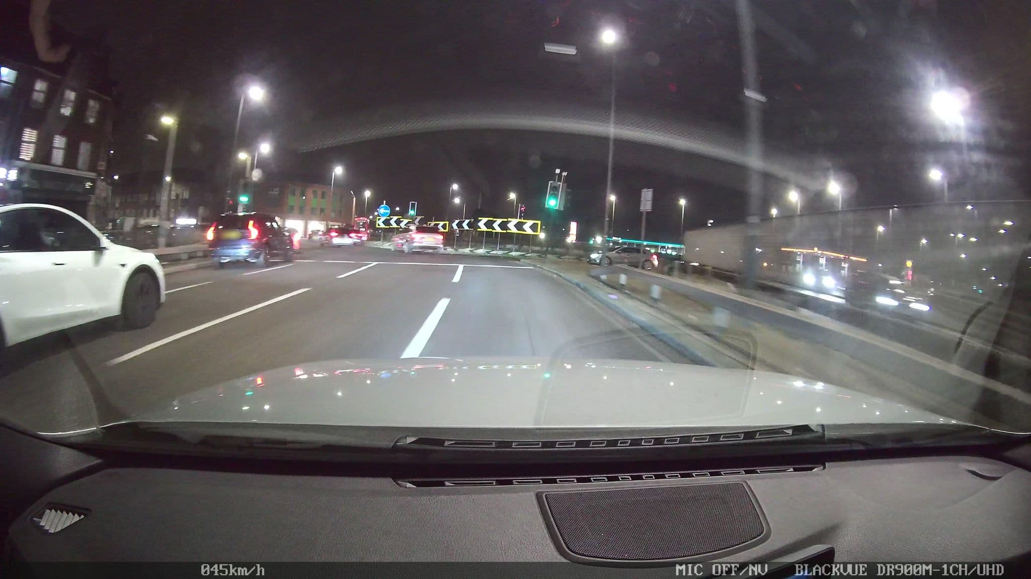 Street view near London House, Edgwarebury — © Semir_Mapillary (CC BY-SA · Mapillary)