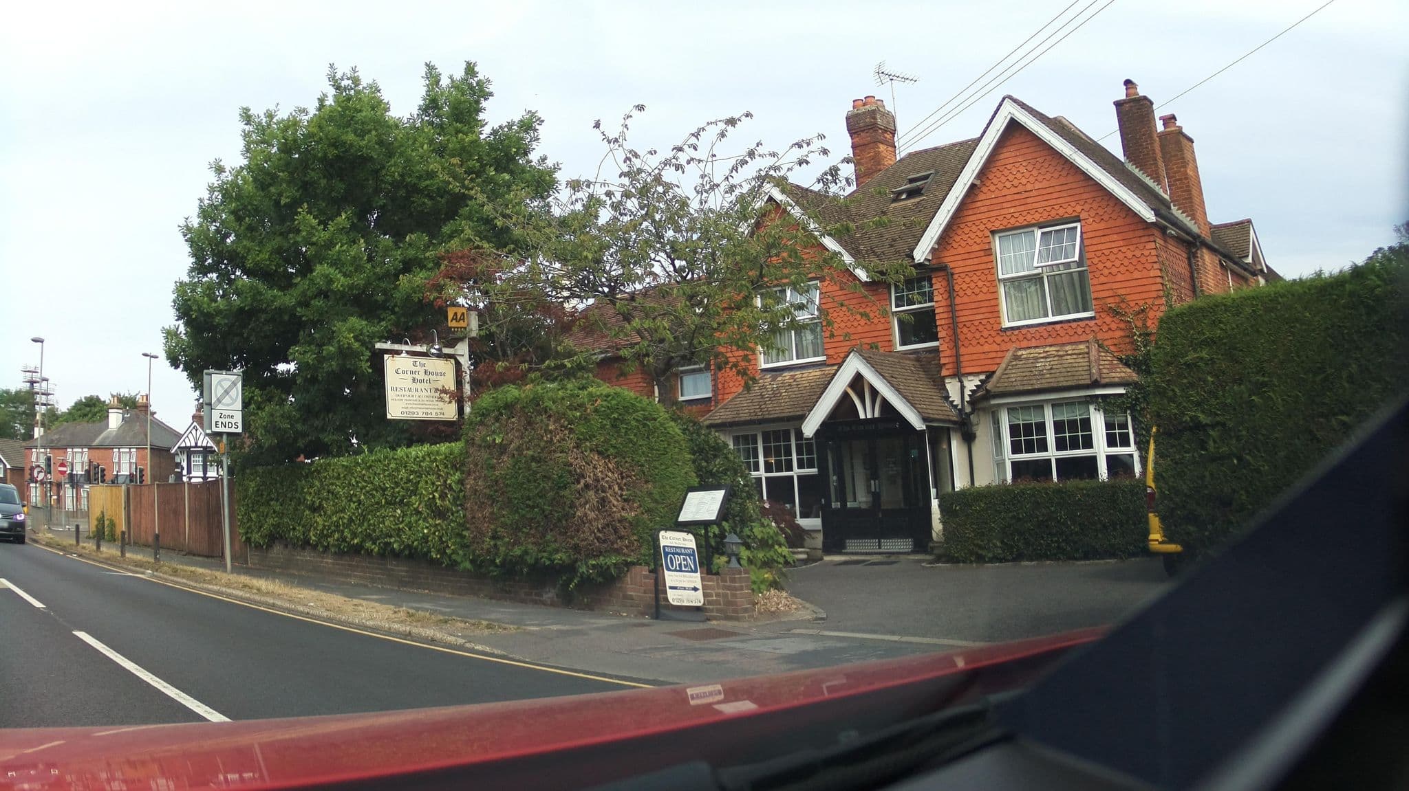 Street view near Masslink Guesthouse, Horley — © southglos (CC BY-SA · Mapillary)