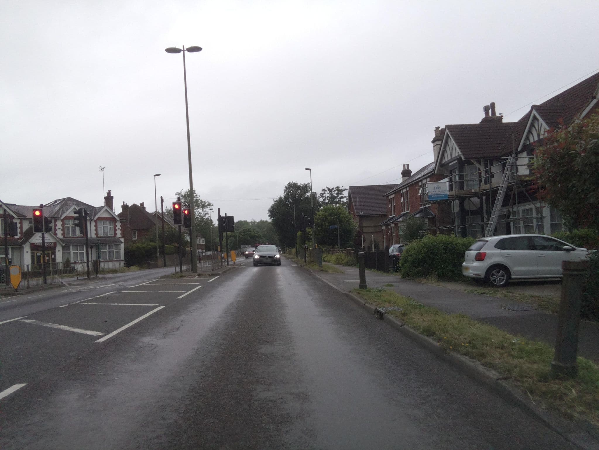 Street view near Melville Lodge, Horley — © southglos (CC BY-SA · Mapillary)