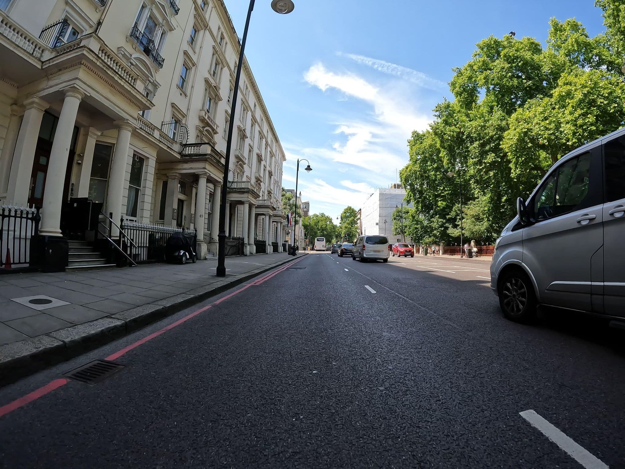 Street view near Trochę Bardzo Nienormalny Pokój B1, Chelsea — © erias (CC BY-SA · Mapillary)