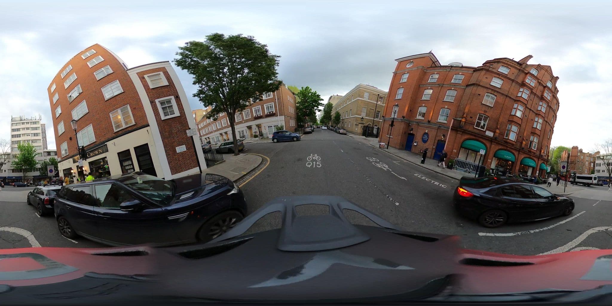 Street view near The Sloane Club, Chelsea — © cueditsmaps (CC BY-SA · Mapillary)