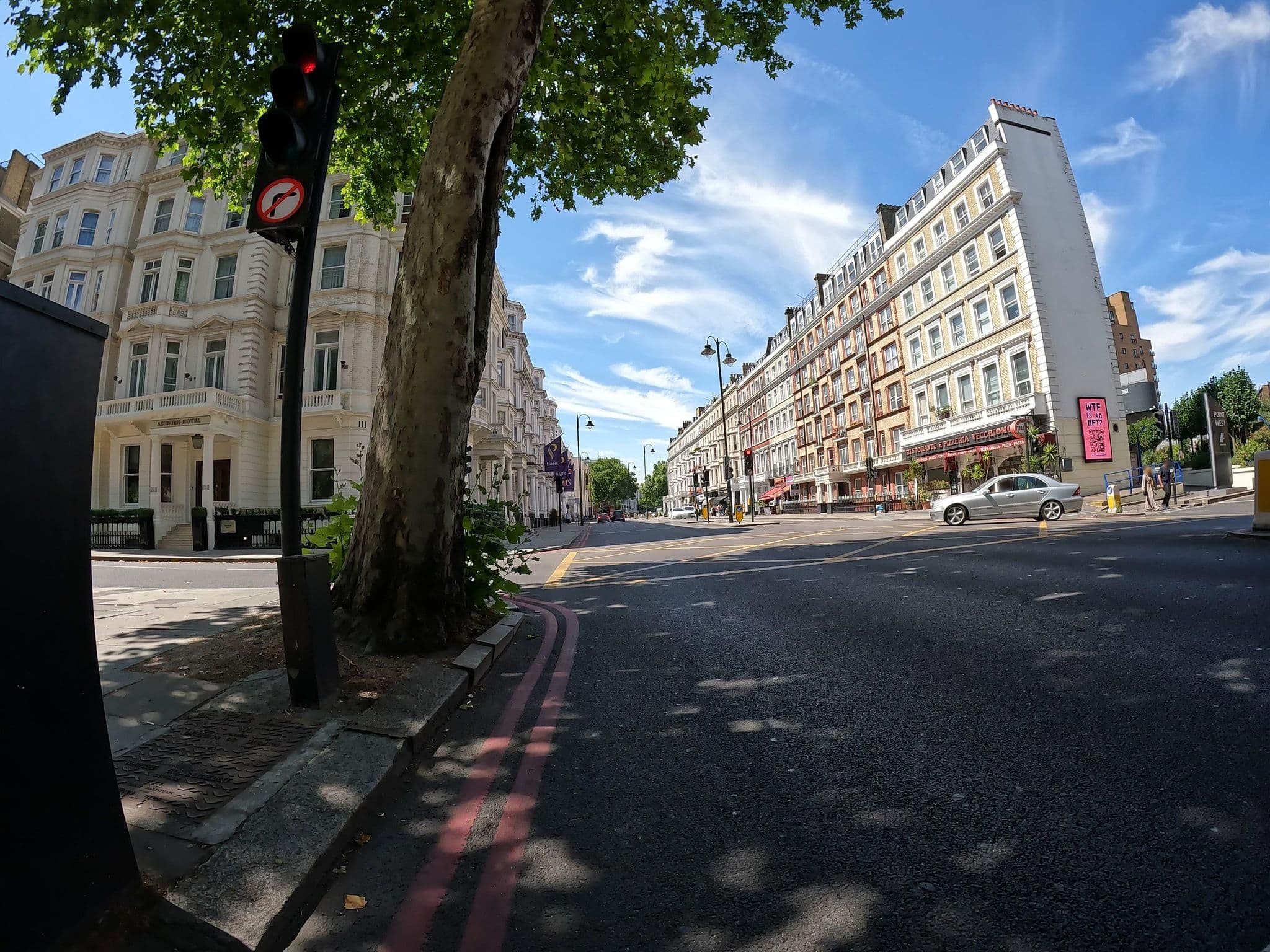 Street view near the business lounge, Earls Court — © erias (CC BY-SA · Mapillary)