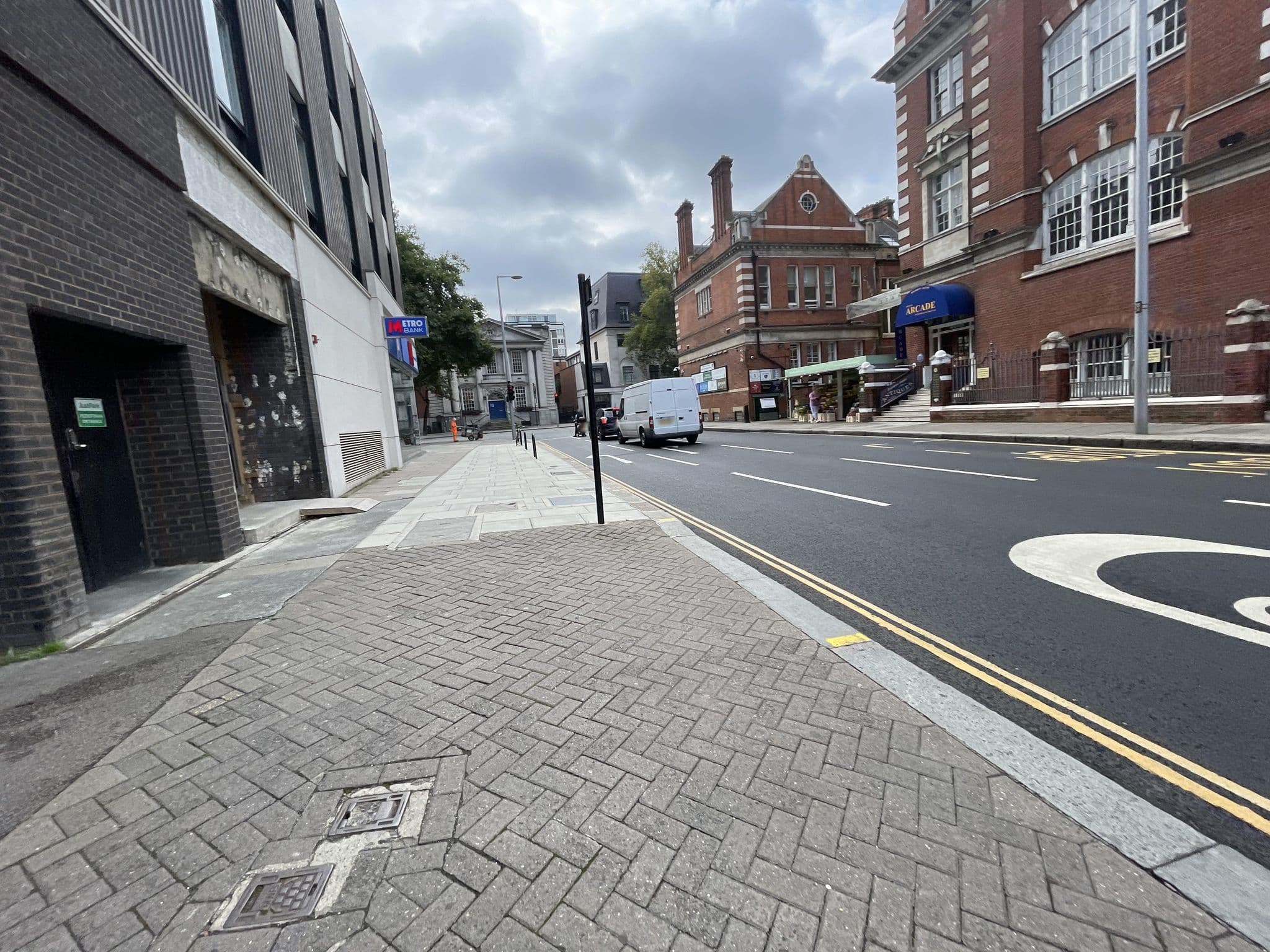Street view near Mermaid Maternity Retreat, Chelsea — © asturksever (CC BY-SA · Mapillary)
