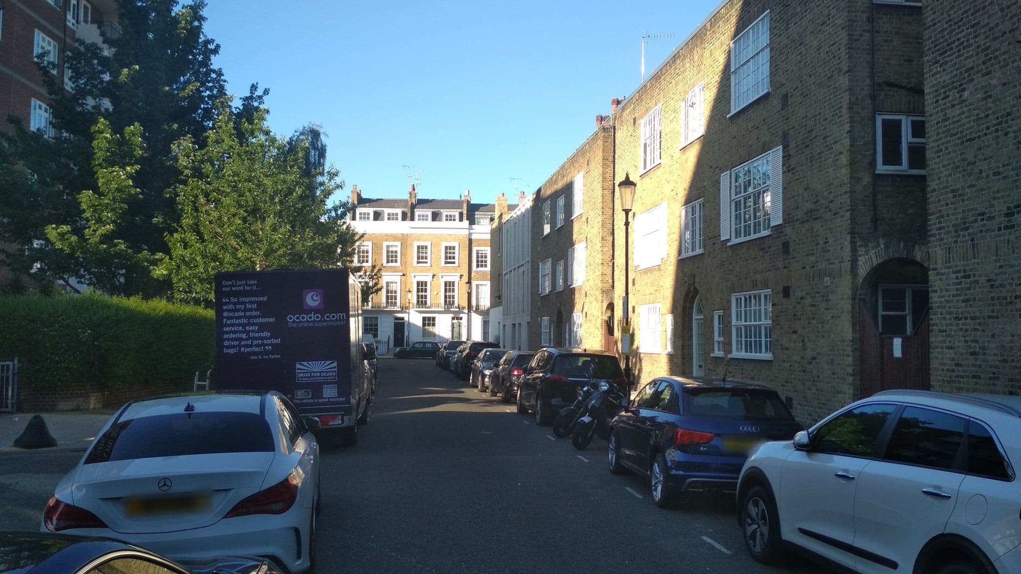 Street view near Nell Gwynn House, Chelsea — © martinshadok (CC BY-SA · Mapillary)