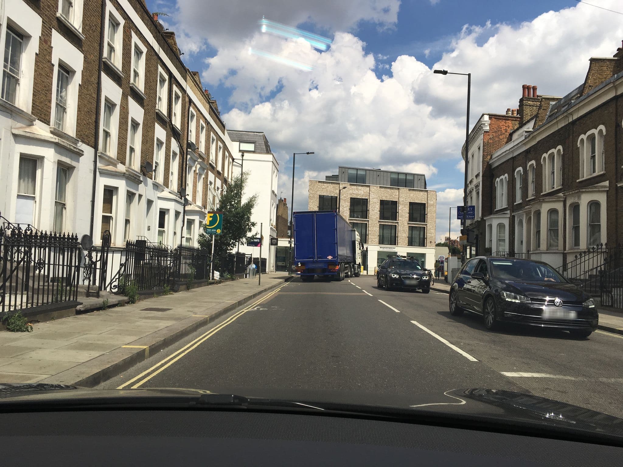 Street view near Miski Lebanese Dining & Bar, Fulham — © julianlb (CC BY-SA · Mapillary)