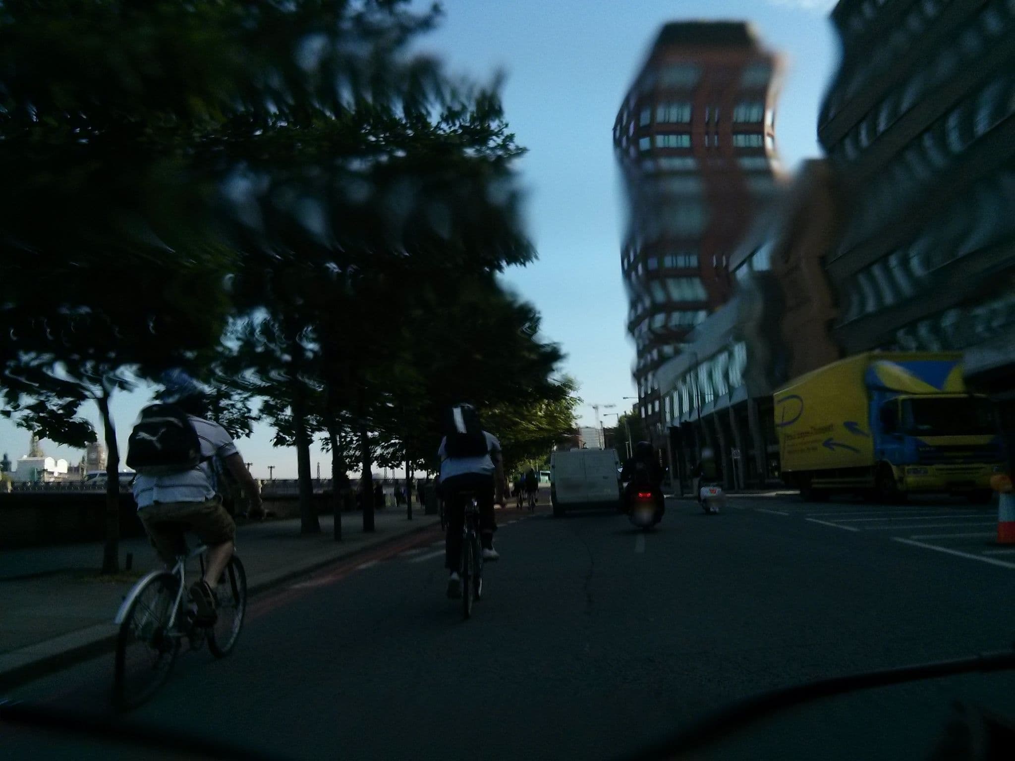 Street view near M Y Apartments, Vincent Square — © ecatmur (CC BY-SA · Mapillary)