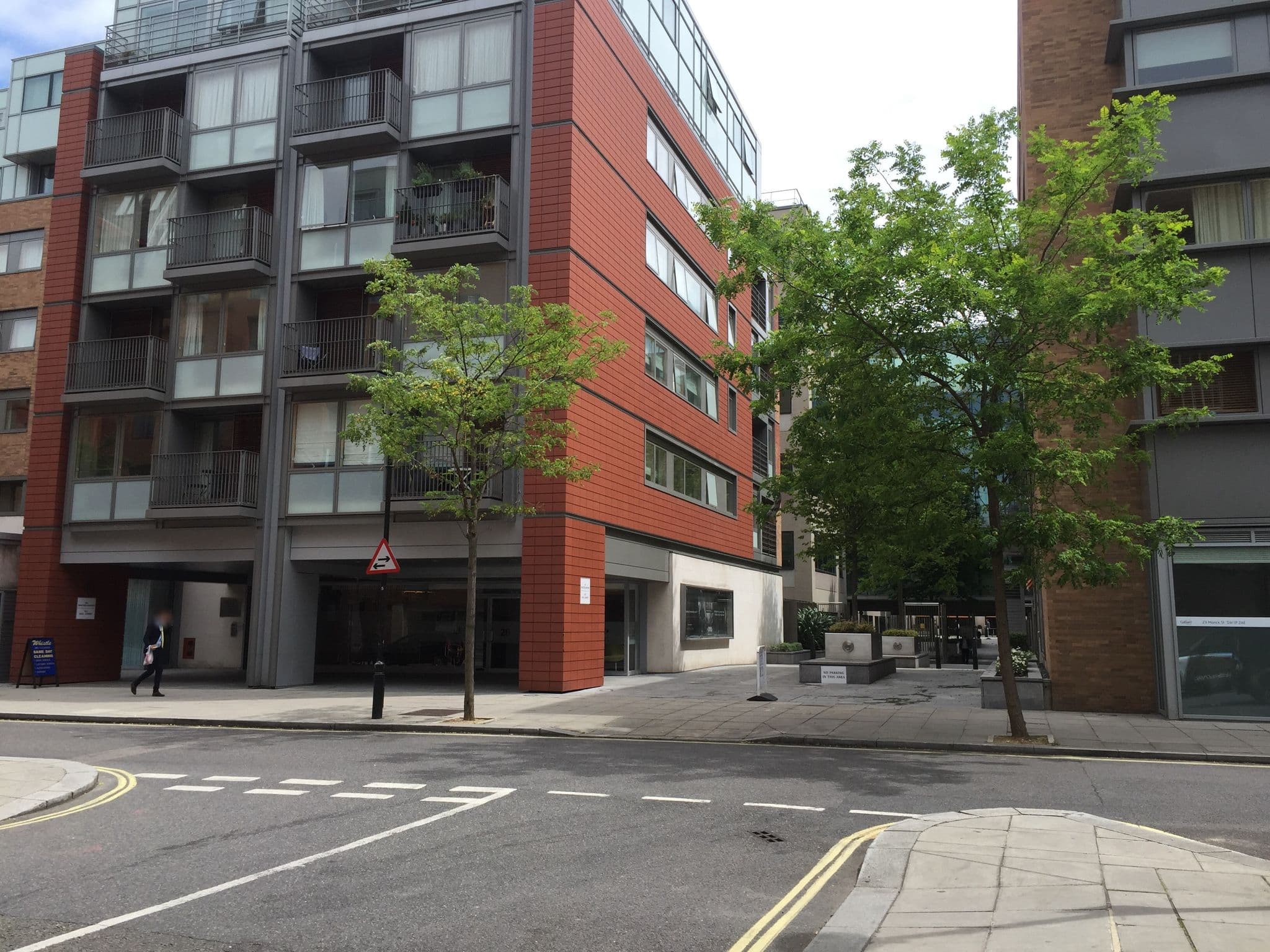 Street view near Luxury Apartments in Westminster, Vincent Square — © tommorris (CC BY-SA · Mapillary)