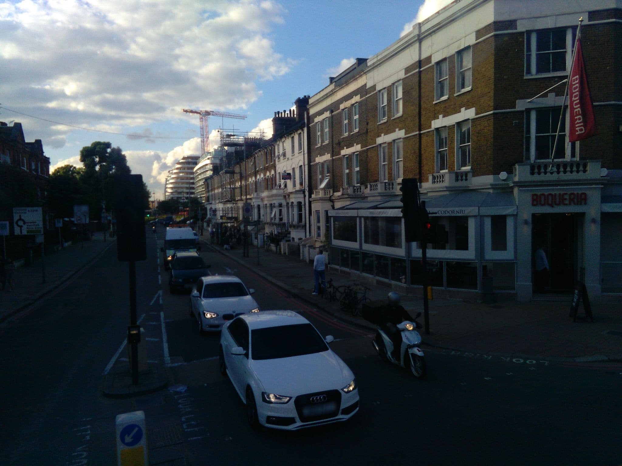 Street view near The Eagle's Nest, Queenstown — © ris (CC BY-SA · Mapillary)