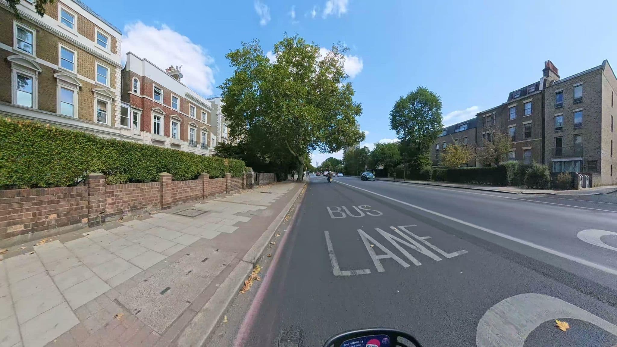 Street view near Casa Dello Studente, Brixton — © athuler (CC BY-SA · Mapillary)