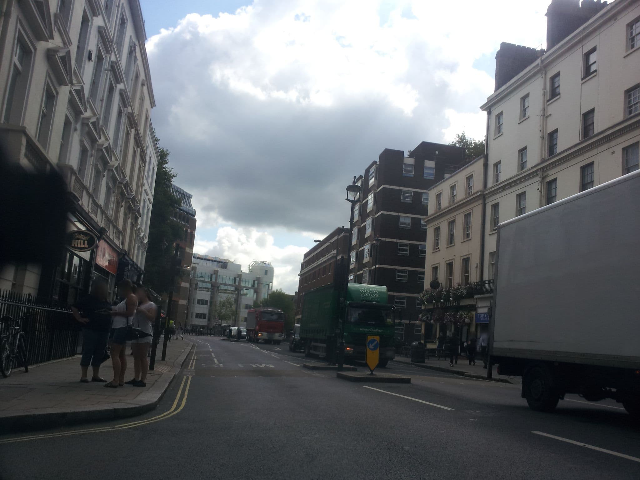 Street view near Appartements Inn, Pimlico — © paulbiv (CC BY-SA · Mapillary)