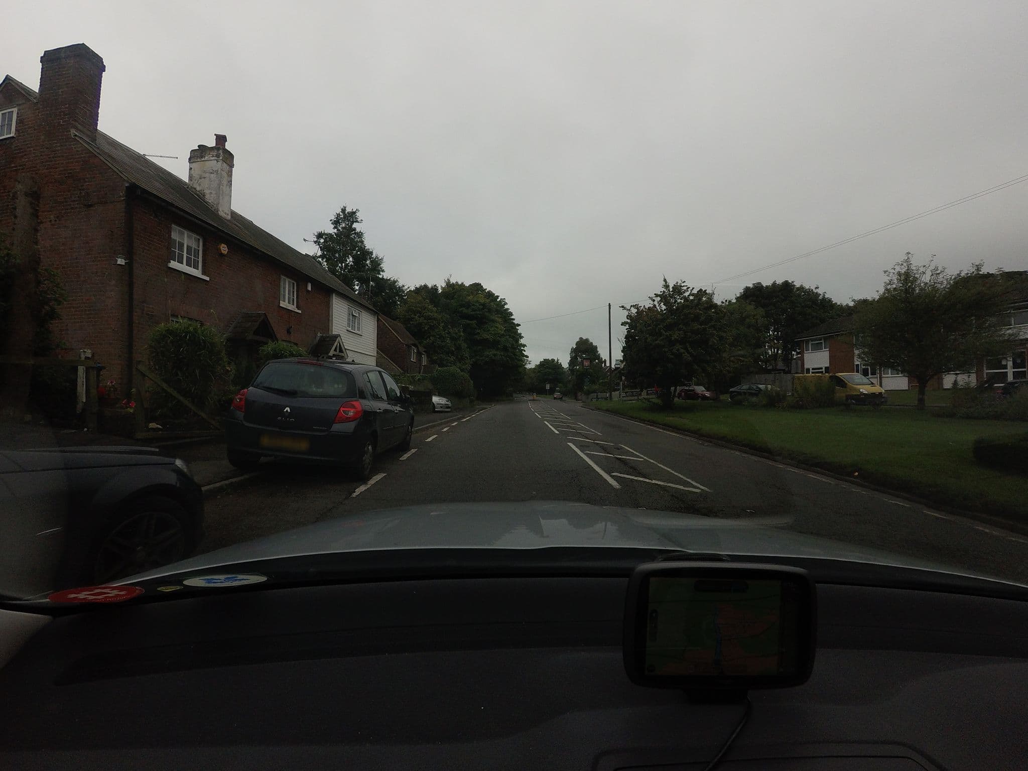 Street view near Castle Cottages, Bletchingley — © tallguy (CC BY-SA · Mapillary)