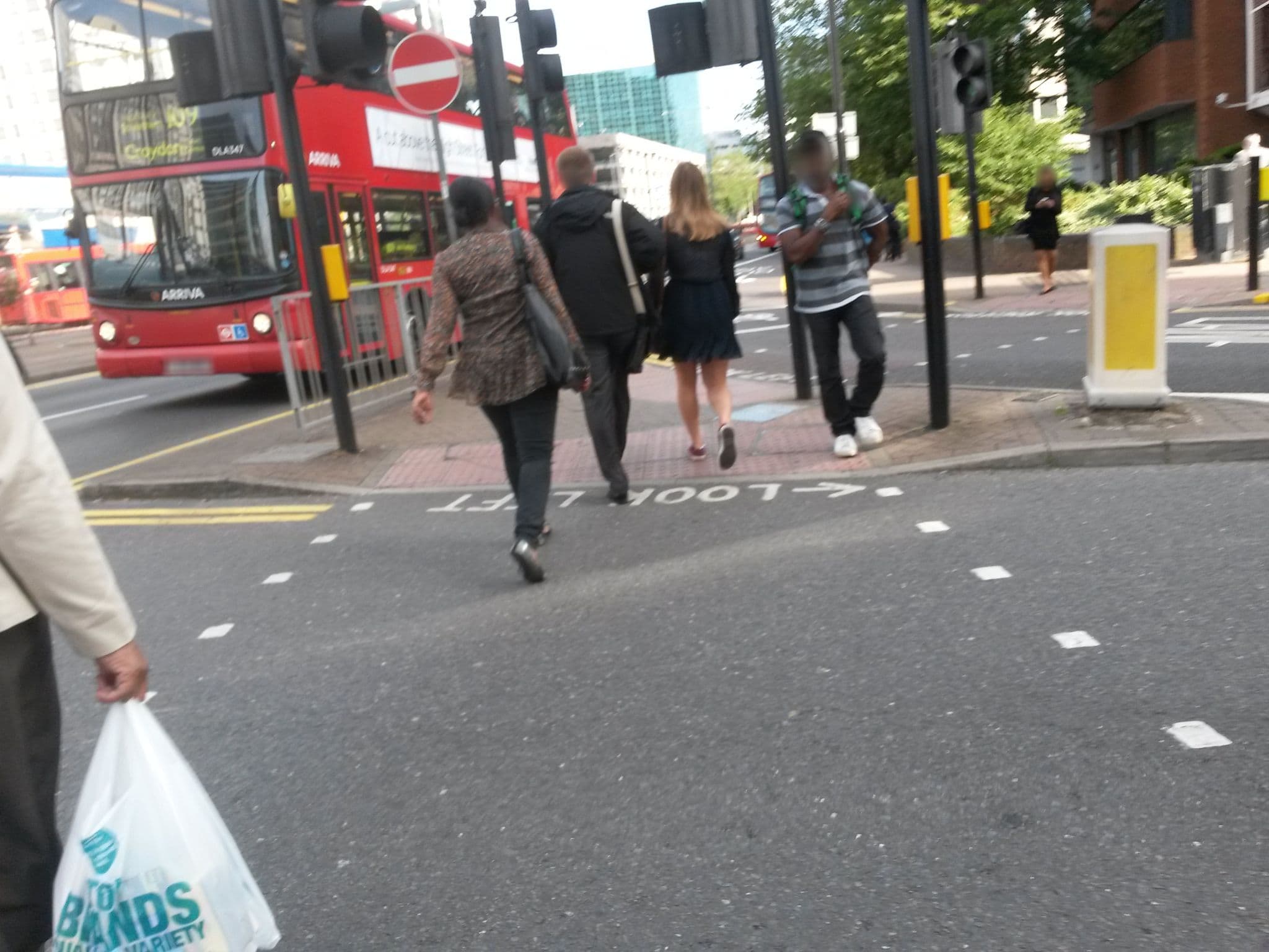 Street view near OYO Lansdowne Hotel, Croydon — © agatefilm (CC BY-SA · Mapillary)