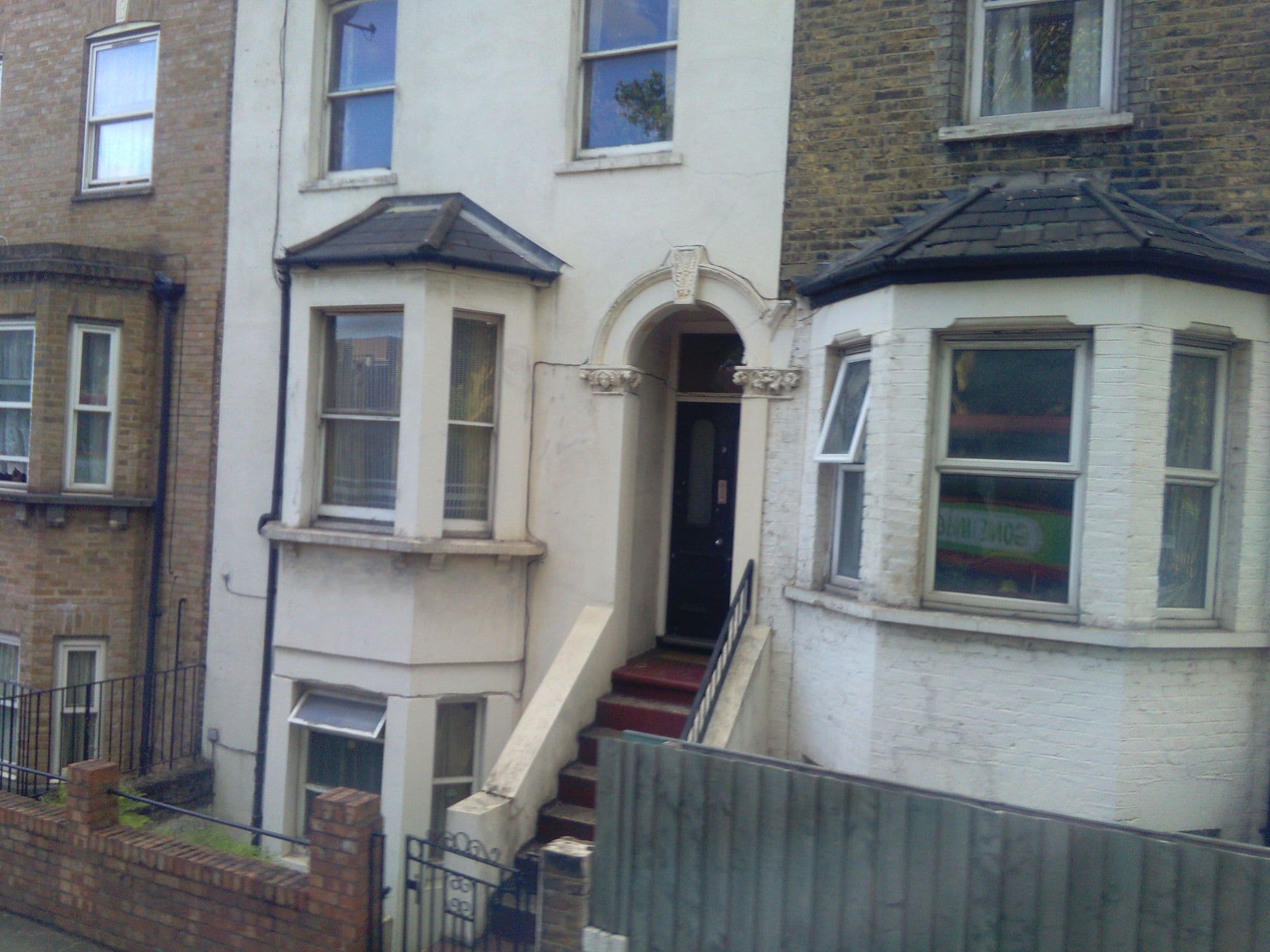 Street view near Daneville 11, Brixton — © ris (CC BY-SA · Mapillary)