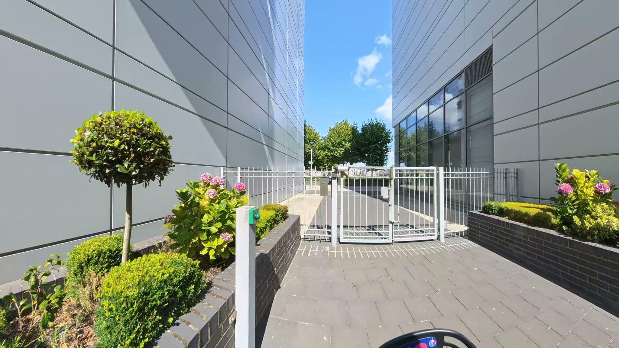 Street view near 121 Jubilee Court, Greenwich — © athuler (CC BY-SA · Mapillary)