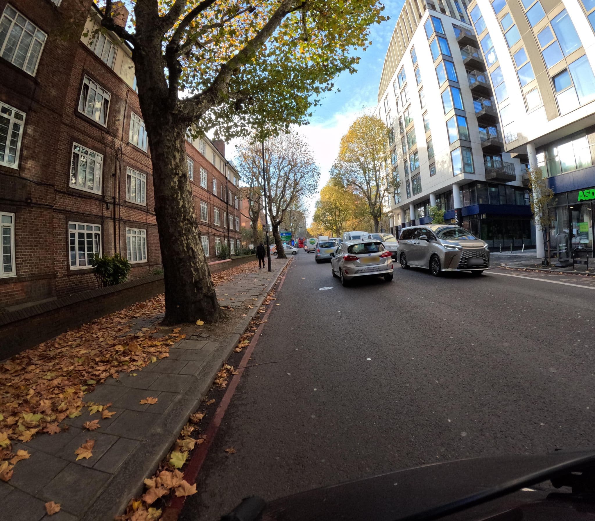 Street view near aparthotels, City of London — © wasd42 (CC BY-SA · Mapillary)