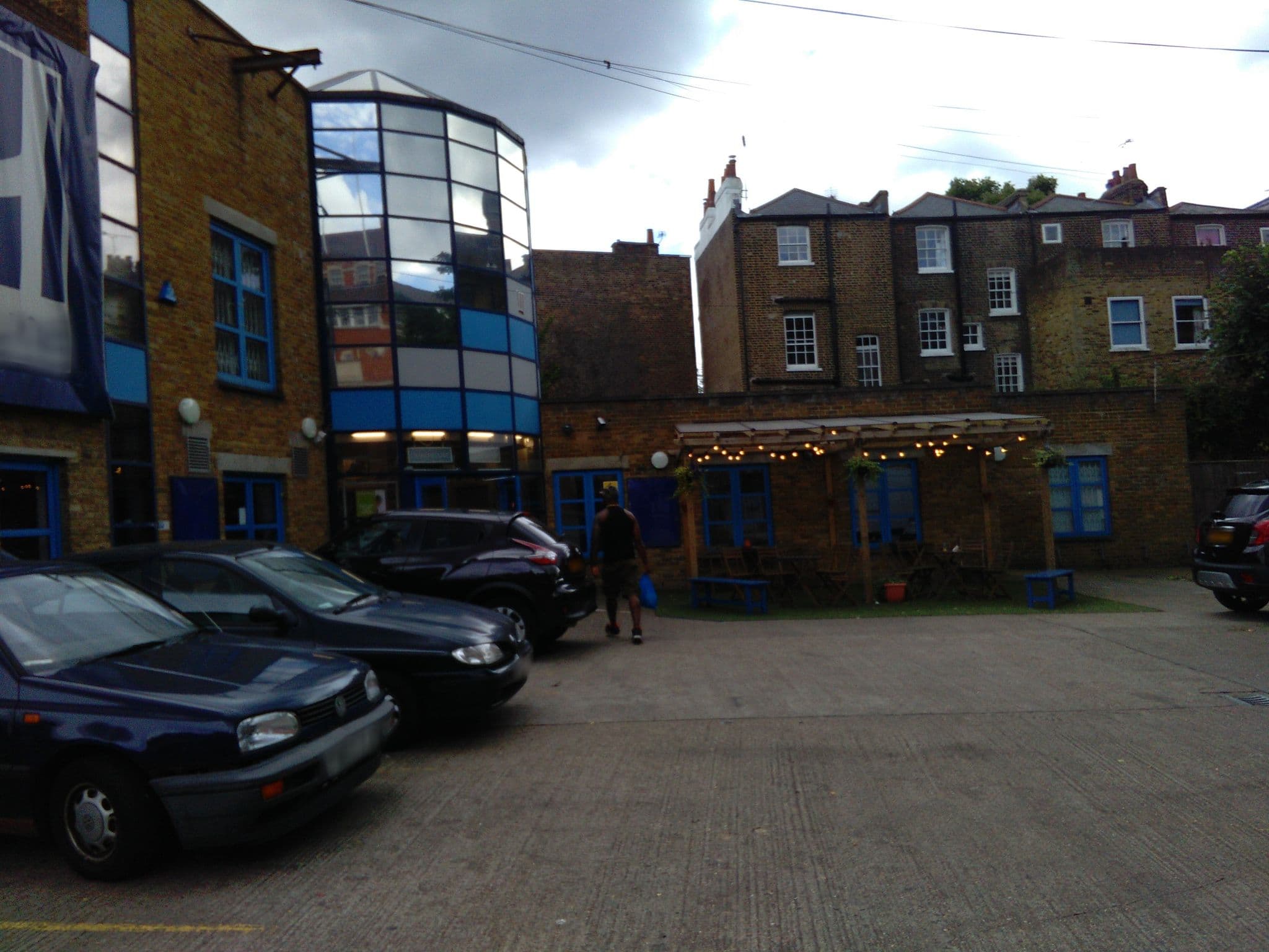 Street view near Travelodge, Lambeth — © ris (CC BY-SA · Mapillary)