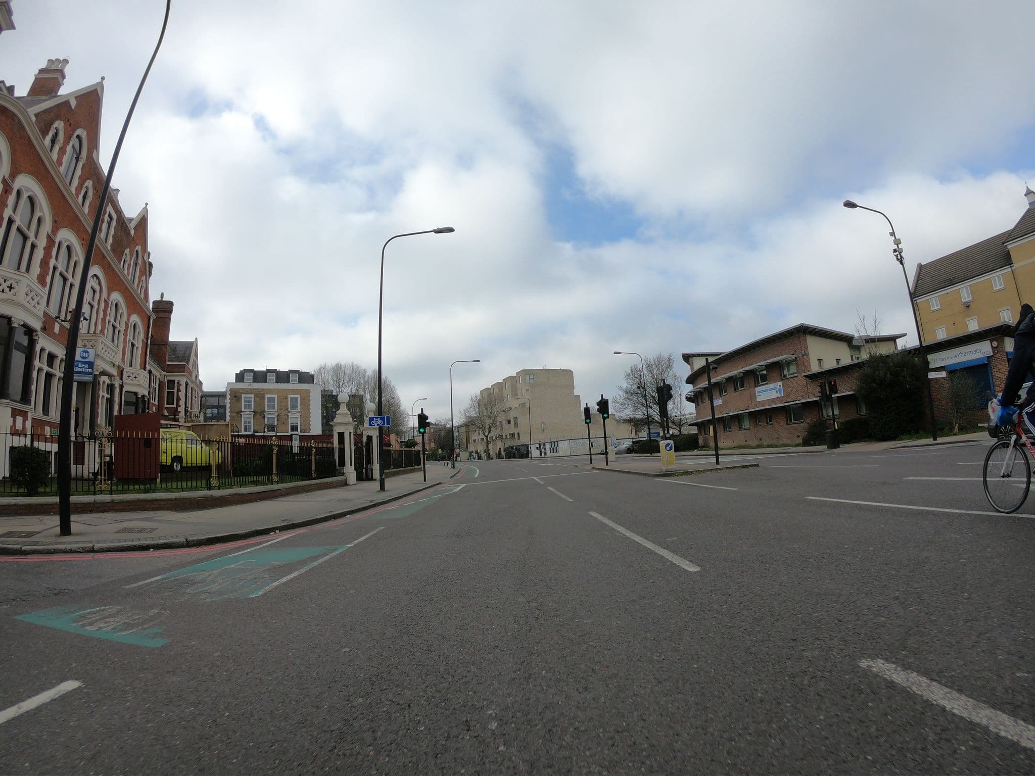 Street view near Euro Hotels, Peckham — © wpoi (CC BY-SA · Mapillary)