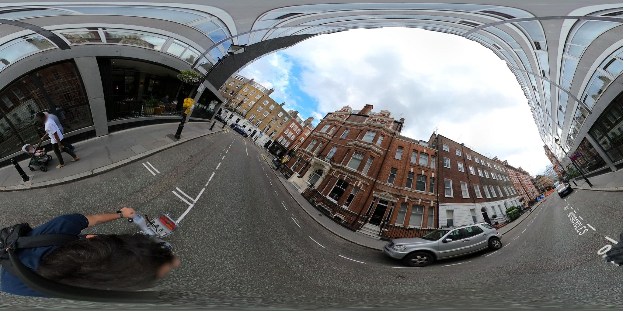 Street view near Jurys Clifton Ford Hotel, West End of London — © asturksever (CC BY-SA · Mapillary)