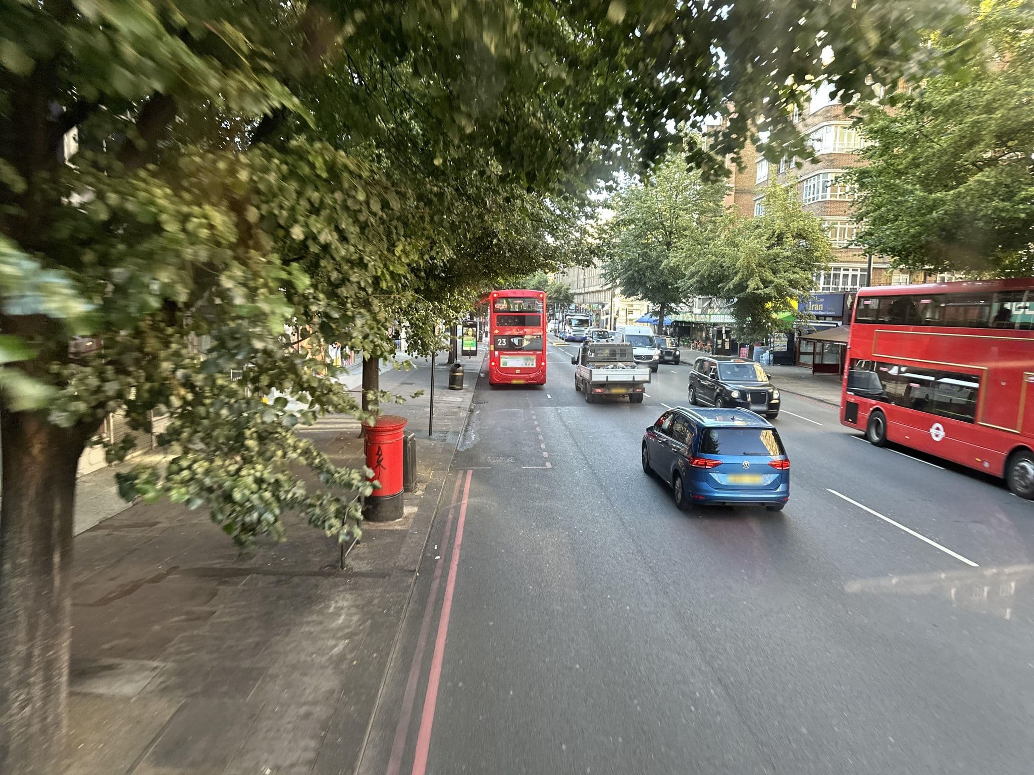 Street view near 패딩턴 하우스, West End of London — © amaiman (CC BY-SA · Mapillary)