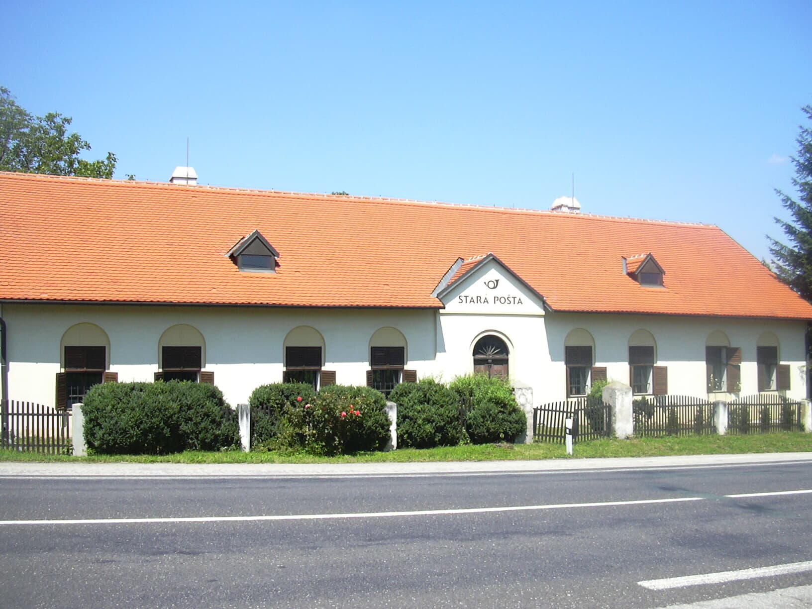 Stará Pošta (via Wikimedia Commons, CC BY-SA 3.0)
