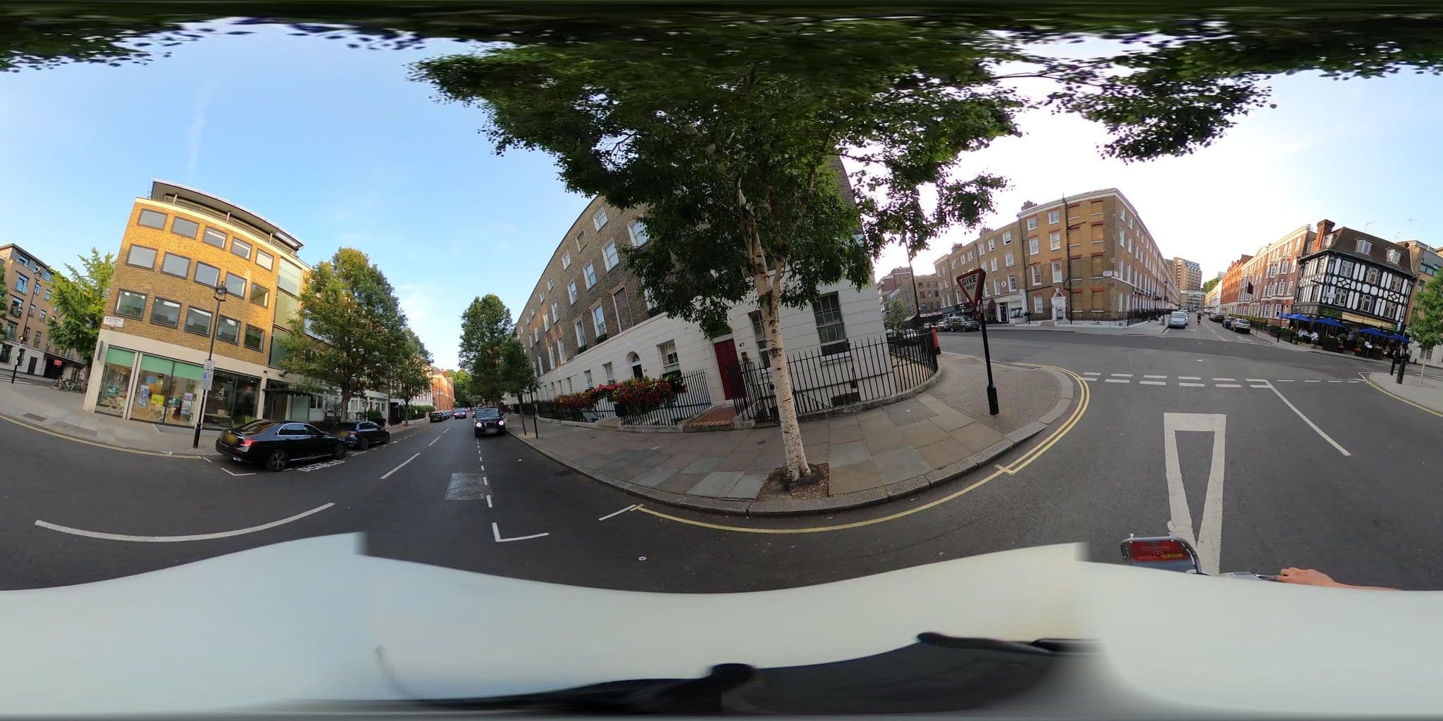 Street view near Suite 411, West End of London — © NatchaponJ (CC BY-SA · Mapillary)