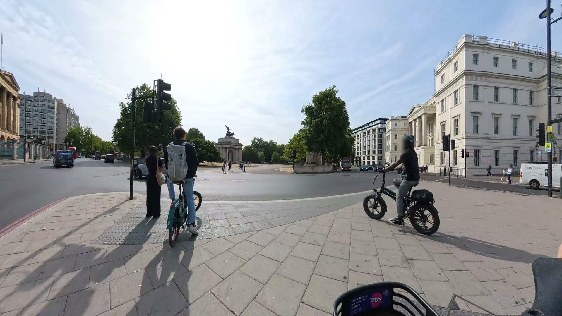 Street view near Room 821, St James's — © athuler (CC BY-SA · Mapillary)