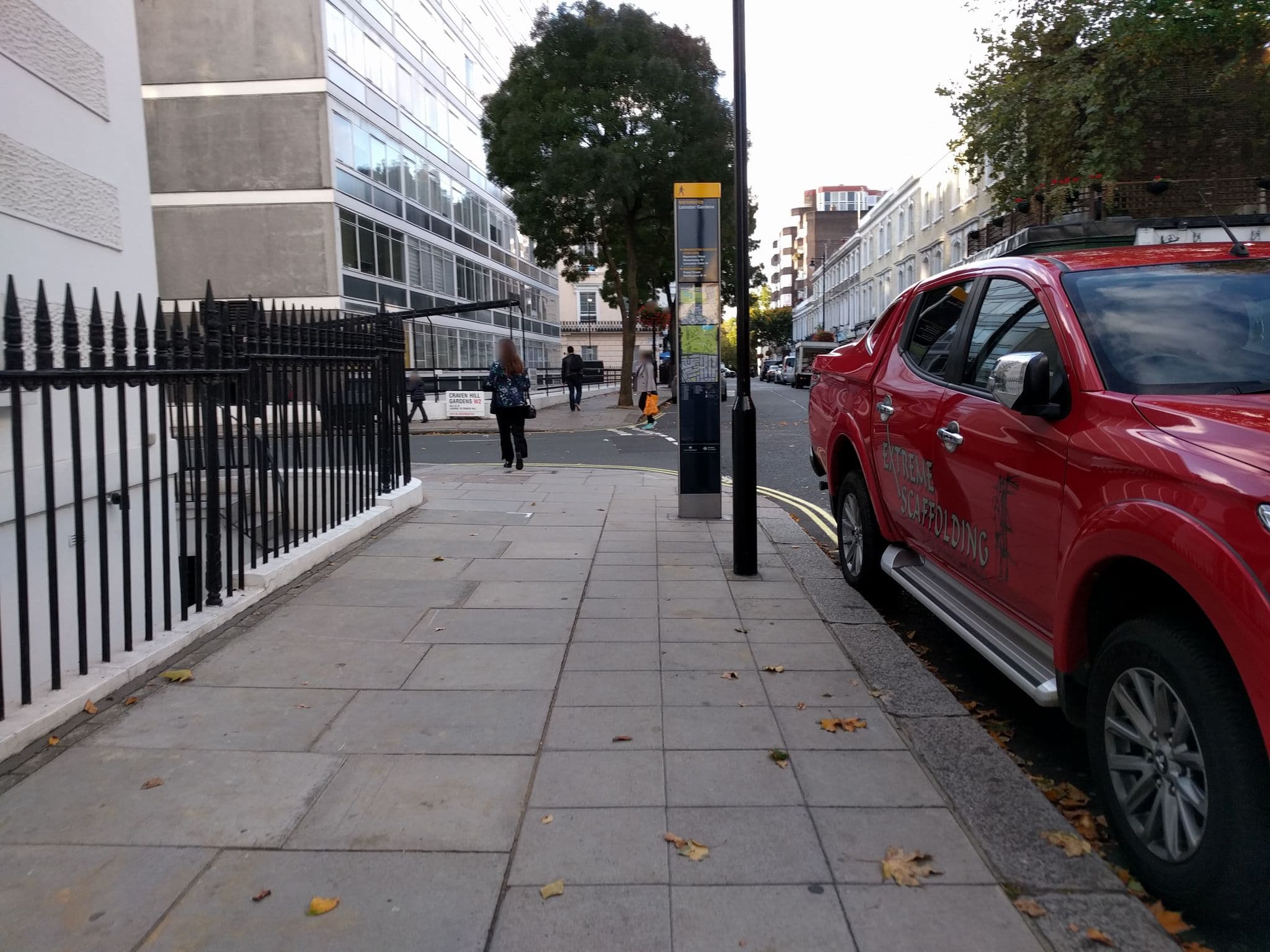 Street view near Sonder The Henry, Bayswater — © peterneubauer (CC BY-SA · Mapillary)