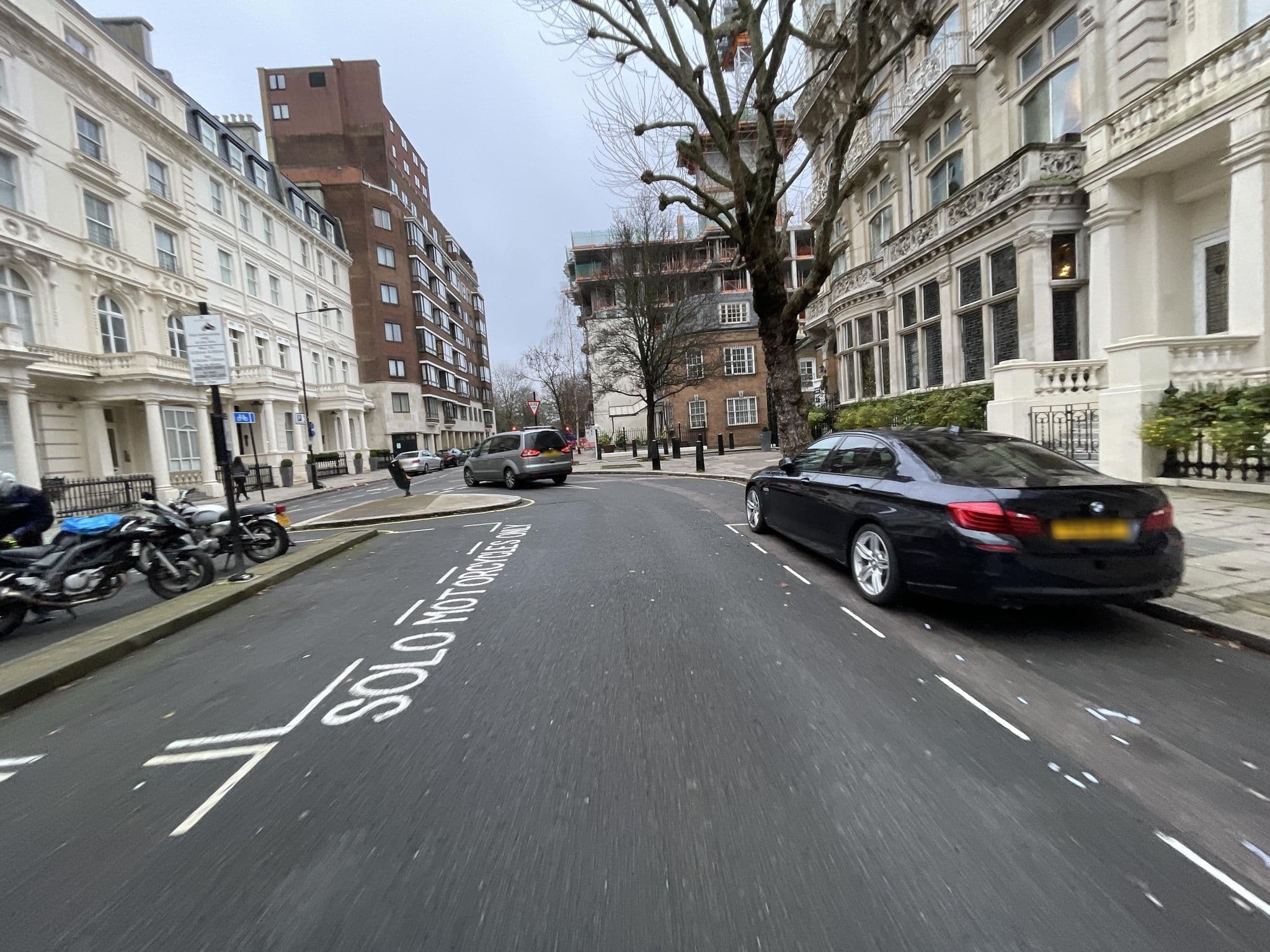 Street view near Room 111 Grand Royale, Bayswater — © asturksever (CC BY-SA · Mapillary)