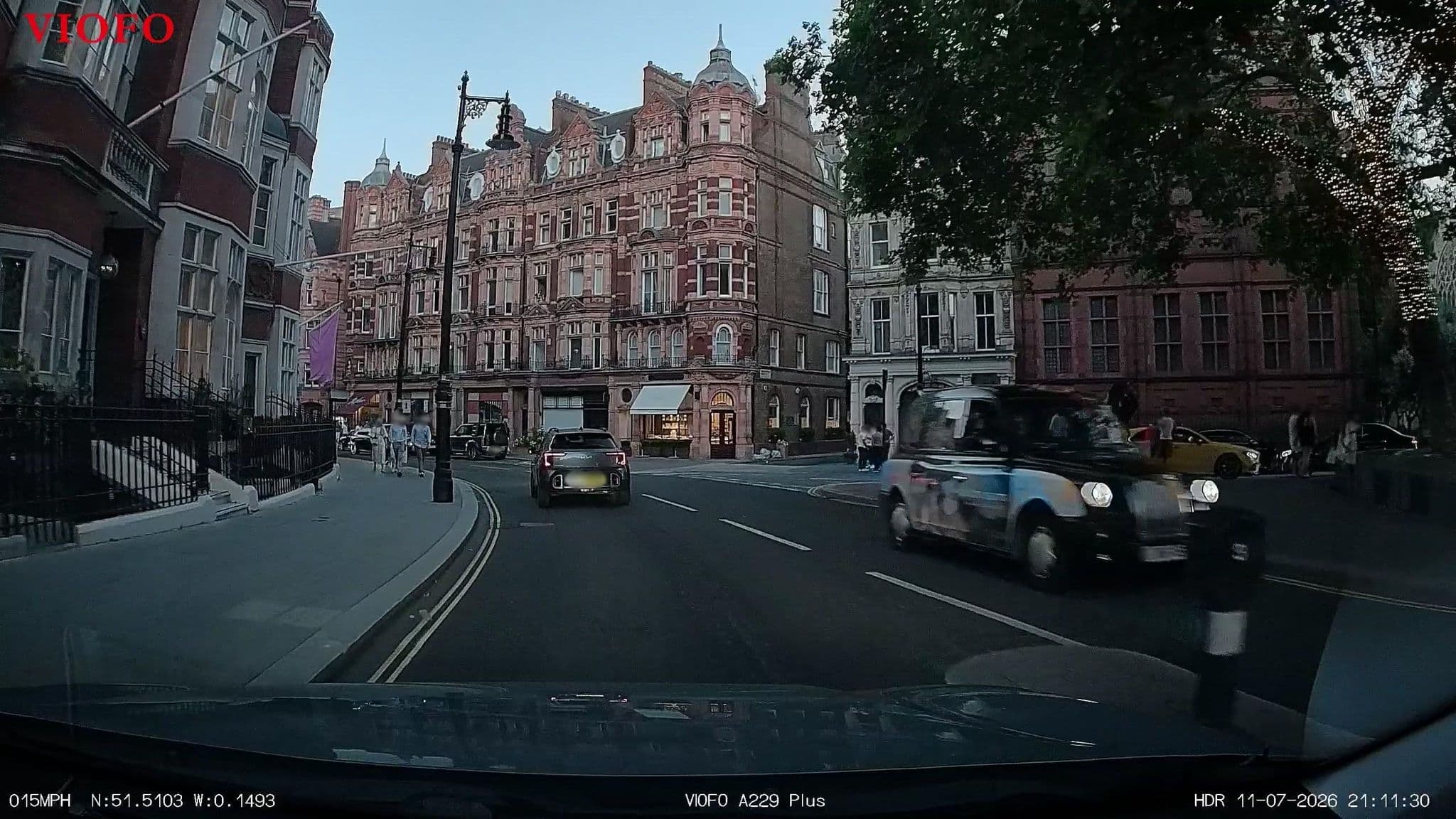 Street view near best holiday destinations, West End — © RyanBush (CC BY-SA · Mapillary)