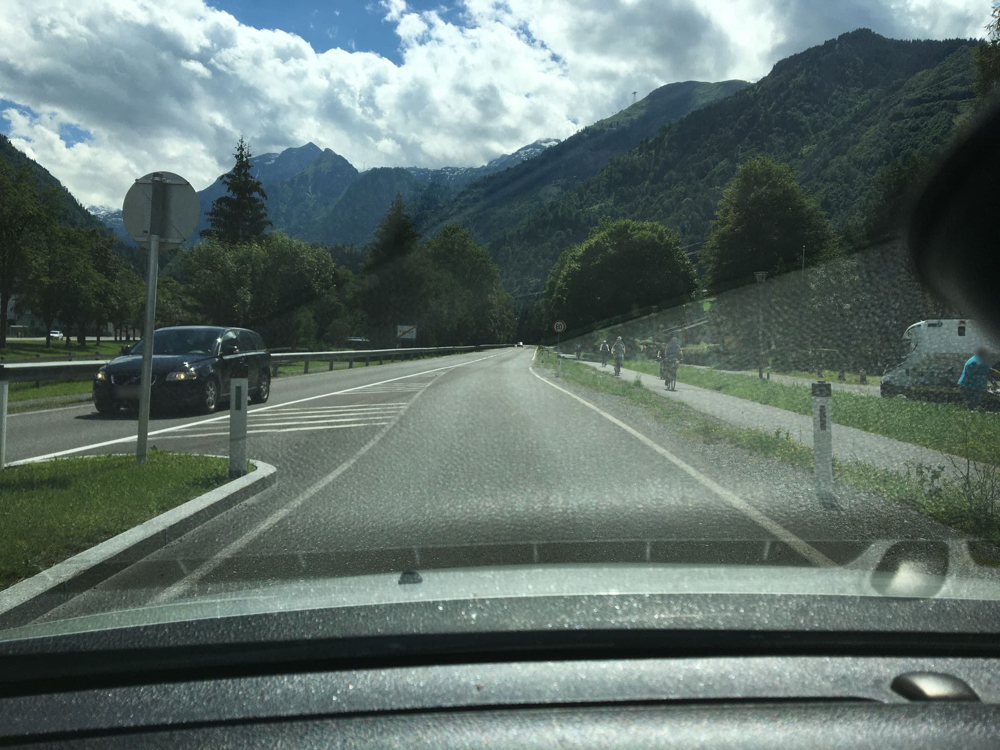 Street view near Avenida Mountain Lodges Kaprun, Kaprun — © chicc0 (CC BY-SA · Mapillary)