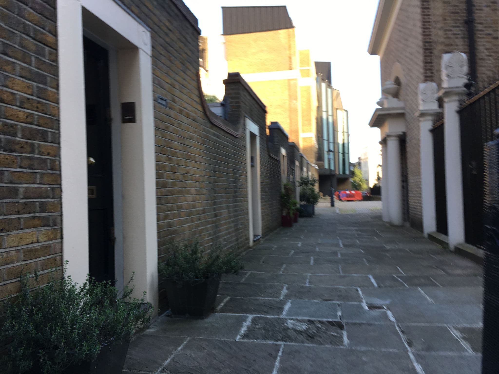 Street view near William Harvey House, Regent's Park — © gness (CC BY-SA · Mapillary)